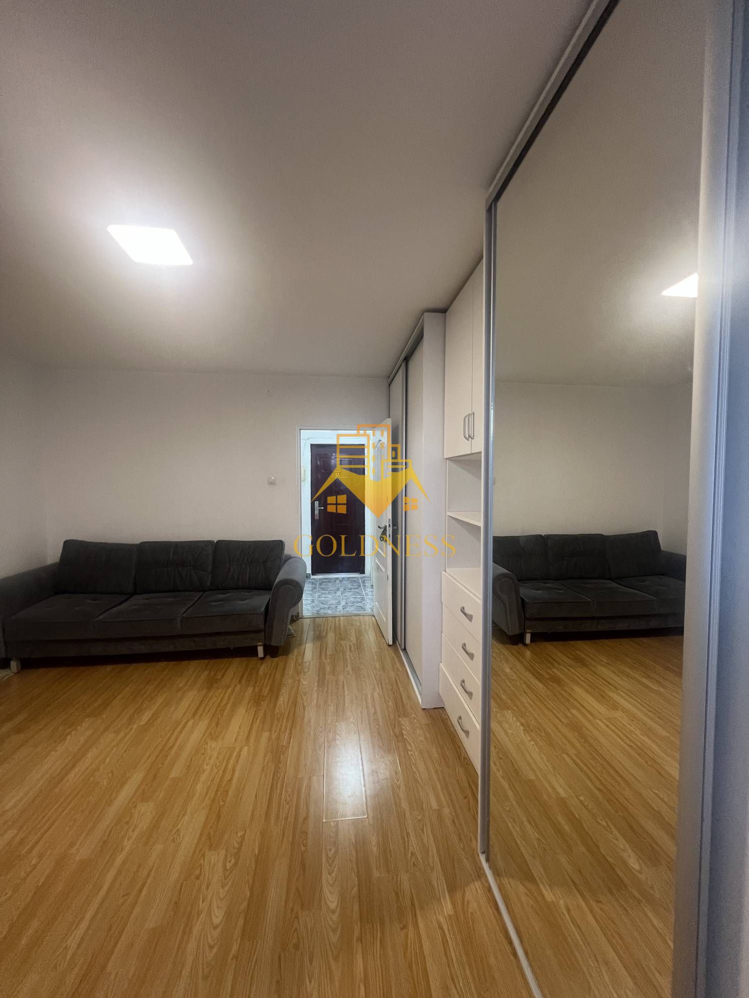 1 camera, Gheorgheni, Brancusi, BT, Facultate de Drept, Modern — fotografia 6