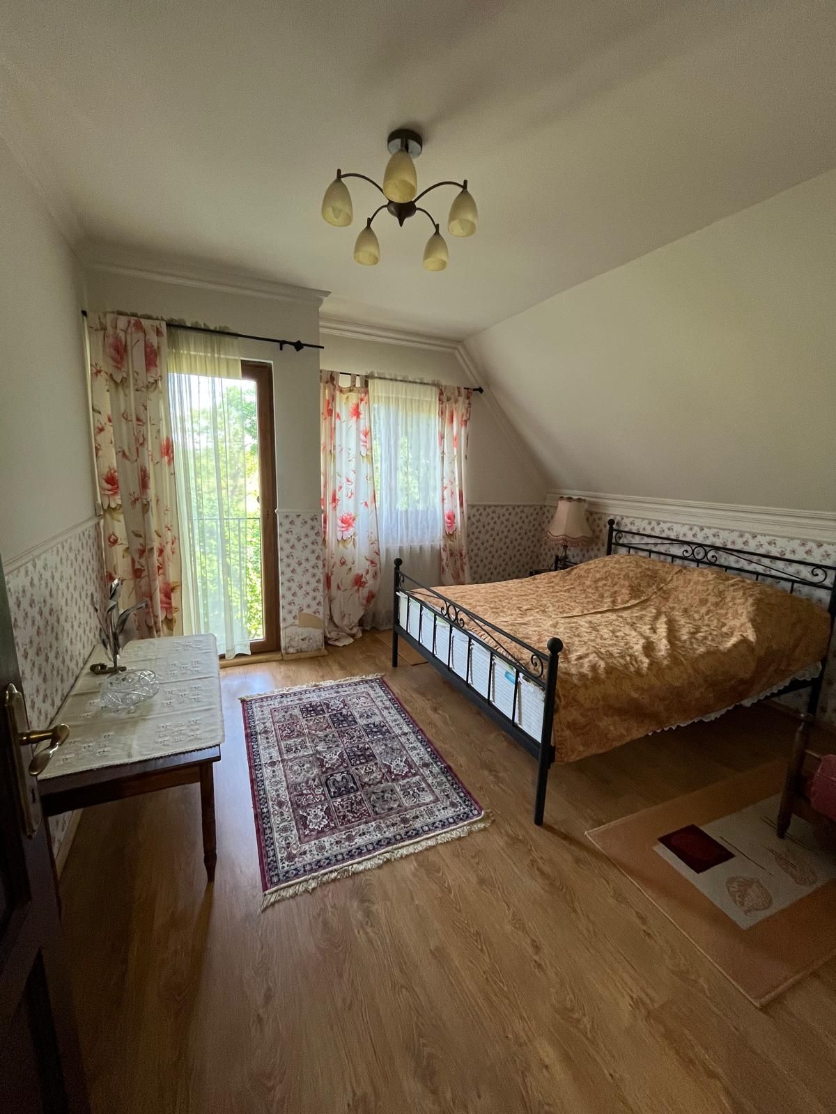 Casă elegantă, spațioasă, ideală pentru familie – Sanmihaiu Roman — fotografia 14