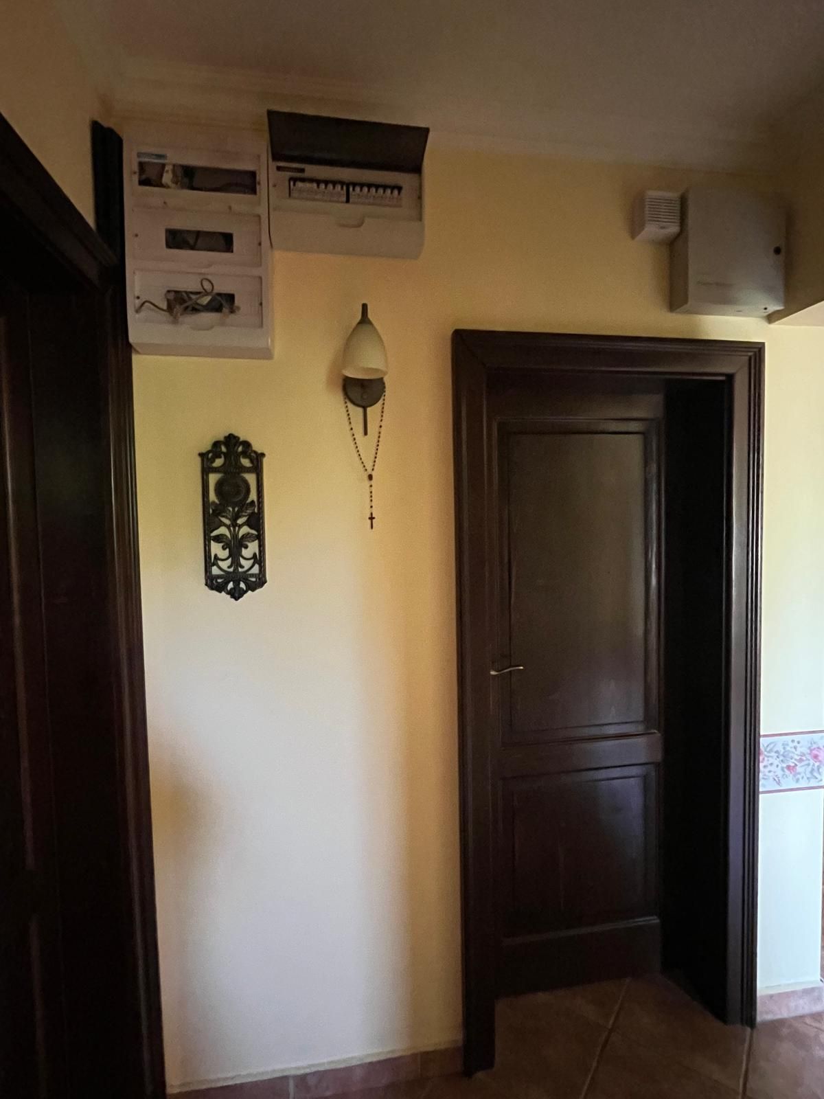 Casă elegantă, spațioasă, ideală pentru familie – Sanmihaiu Roman — fotografia 3