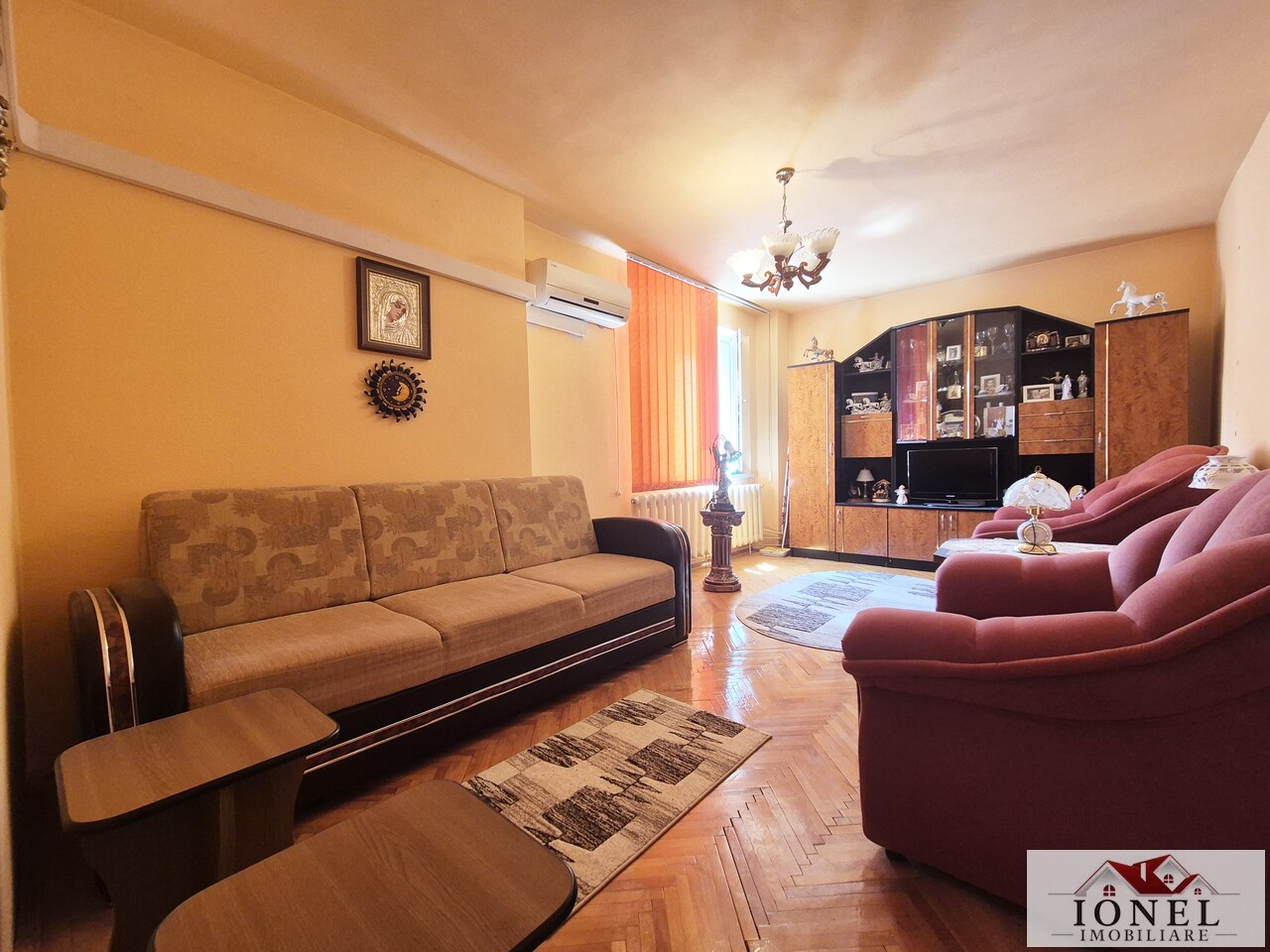 Apartament patru camere de vanzare in Cugir
