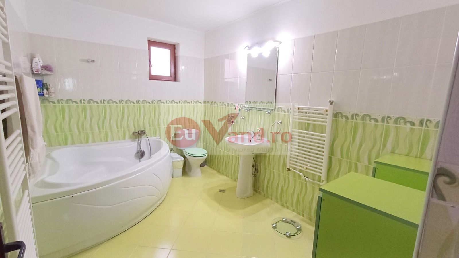 Vila P+1+M, 6 camere, Micro 16, 303 mp utili, teren 406 mp – 272.000 Euro — fotografia 2