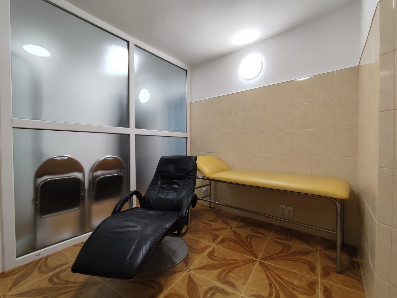 Cabinet stomatologic, echipat, modern, zona Lacu Rosu, Oradea, VANZARE — fotografia 6