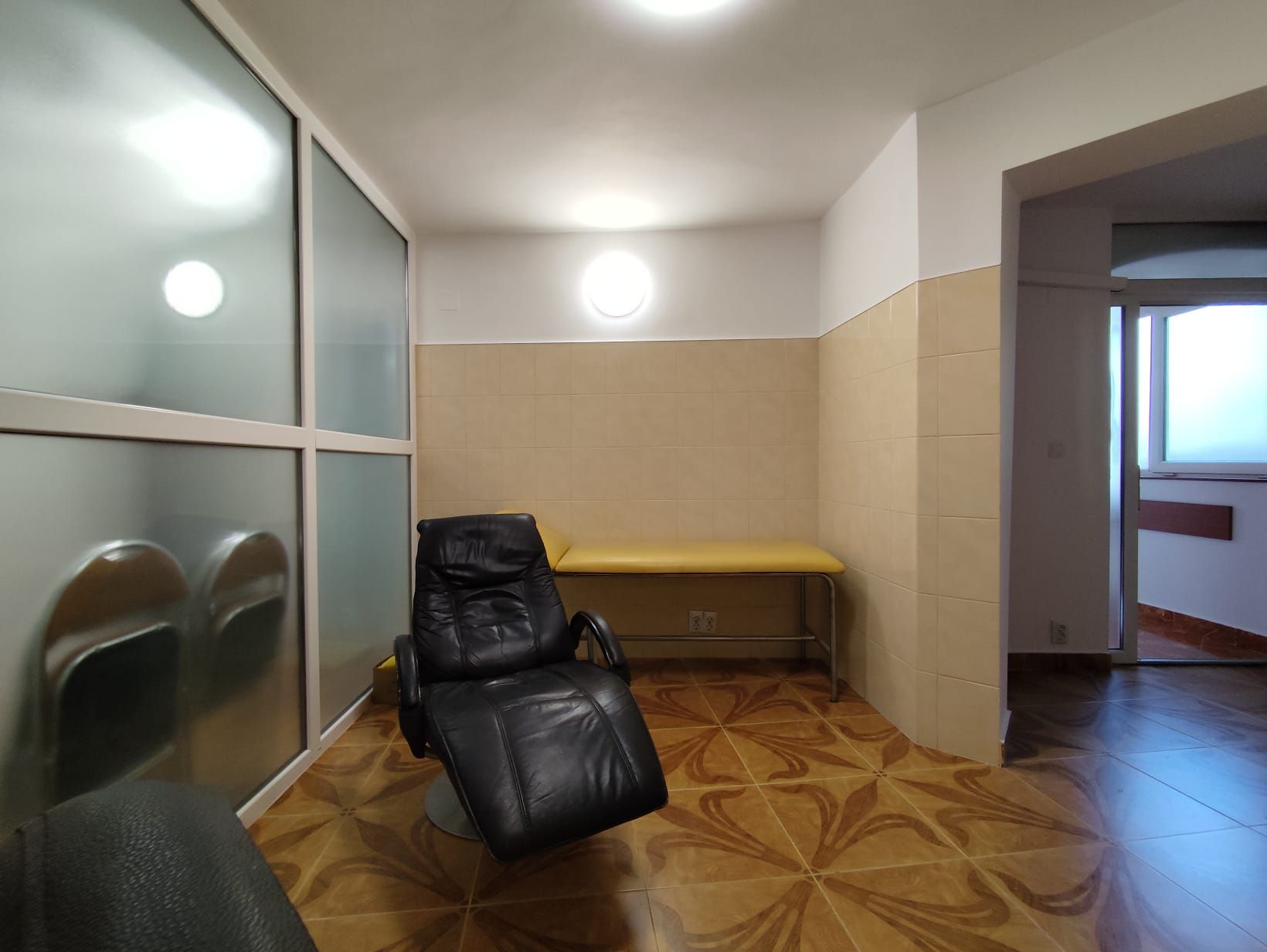 Cabinet stomatologic, echipat, modern, zona Lacu Rosu, Oradea, VANZARE — fotografia 8
