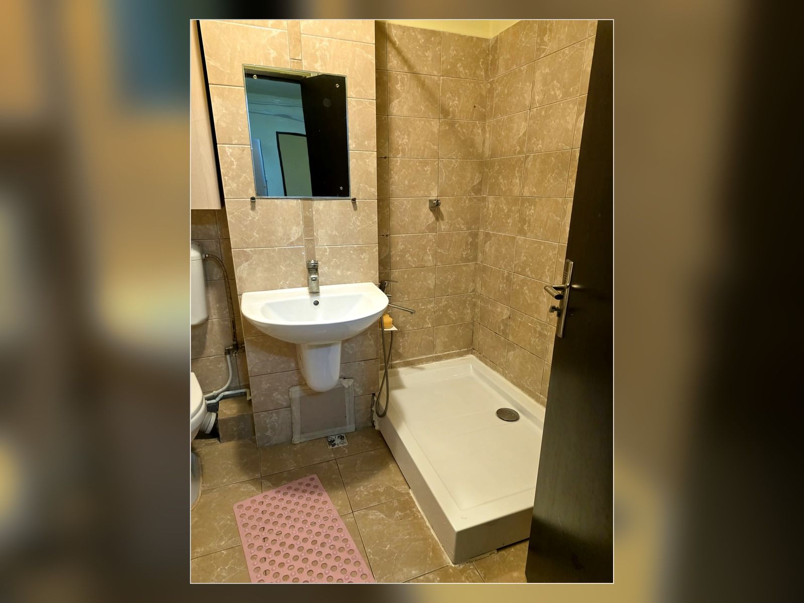 Apartament cu 2 camere, centrală proprie și aer condiționat –Dâmbovița — fotografia 9