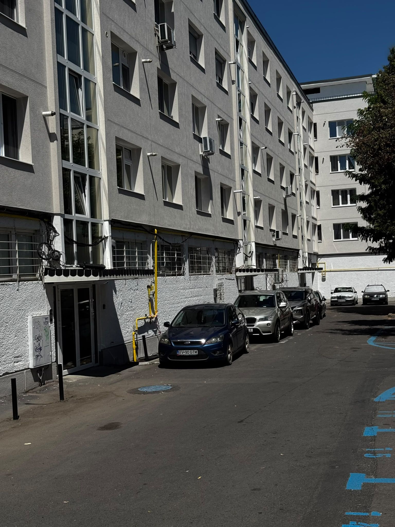 Genul de locuință în care intri și simți că nu mai ai nimic de făcut — fotografia 11