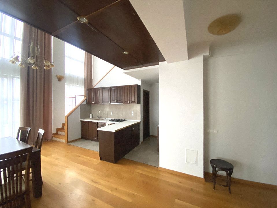 Spatiu de birouri 4 camere 166mpu terasa 50mp zona Cedonia Sibiu — fotografia 4
