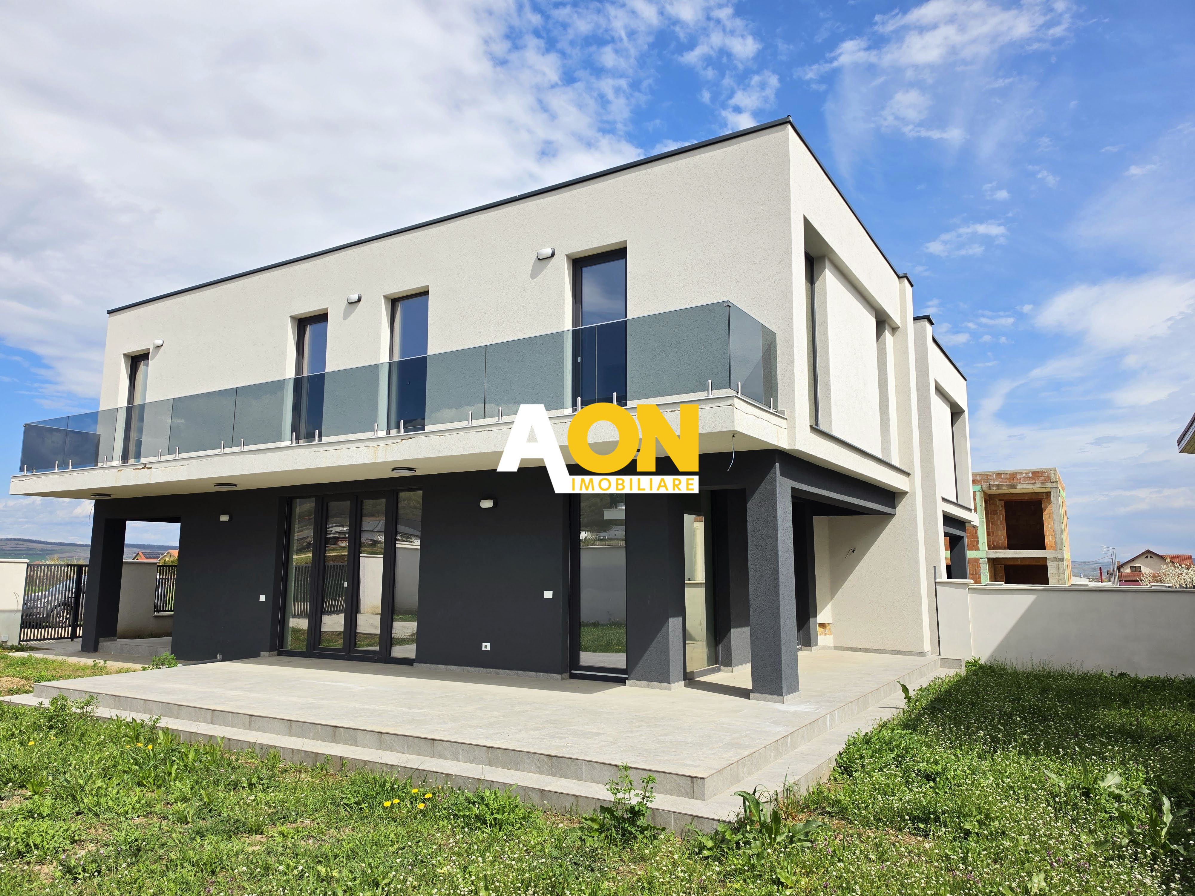 Casă modernă P+1 în Micești, 4 camere, teren 386 mp, predare la cheie