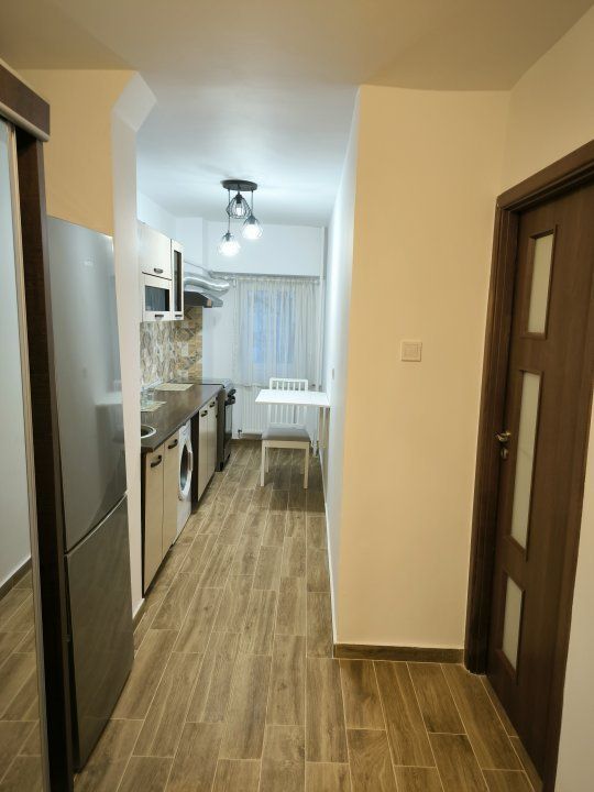 BRASADAS închiriază garsoniera tip Studio Mall Vitan. — fotografia 5