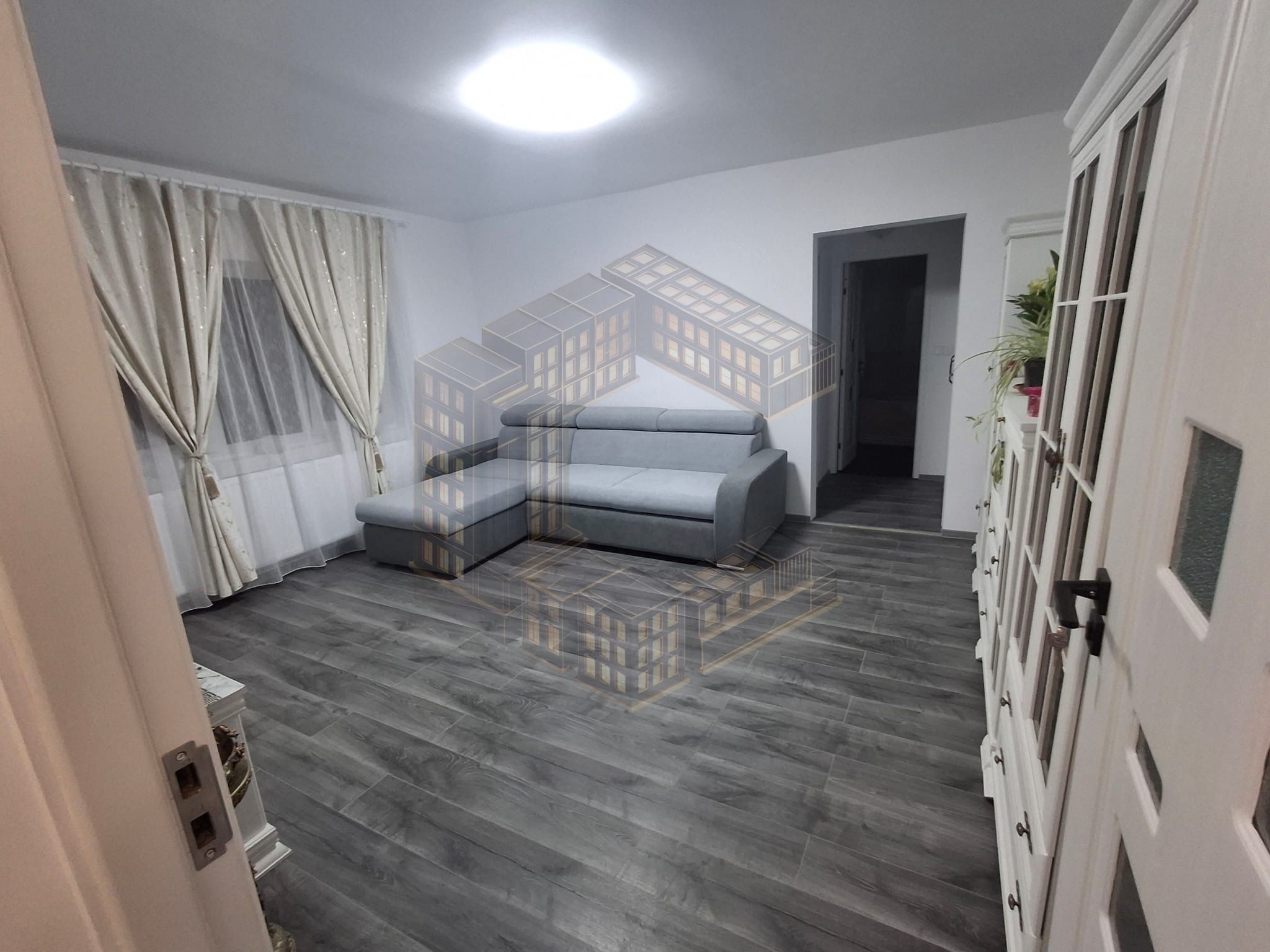 Apartament cu 2 camere , renovat , situat în zona Iosefin — fotografia 3