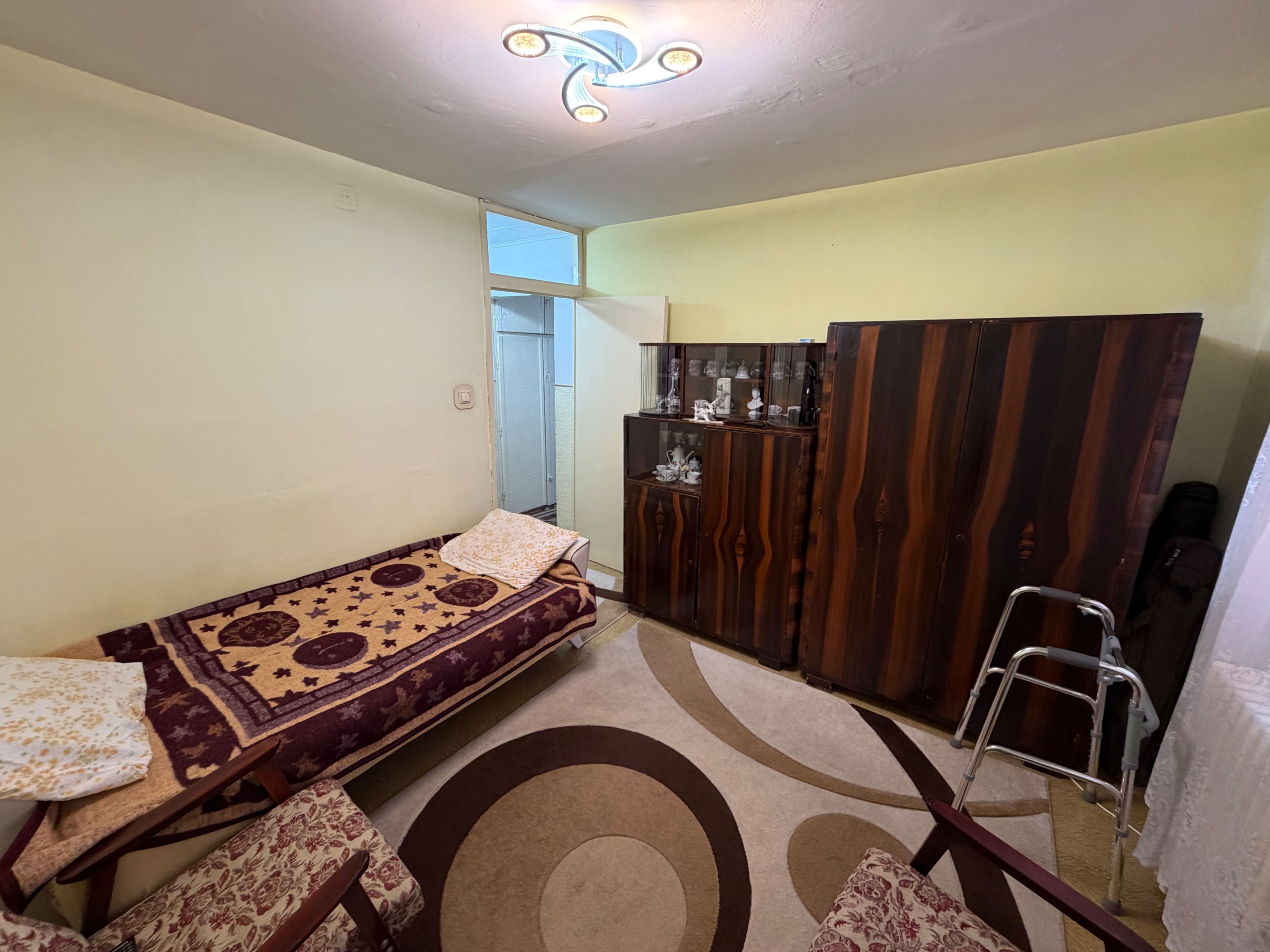 Apartament 2 camere, etaj 1 - zona Cetate — fotografia 3