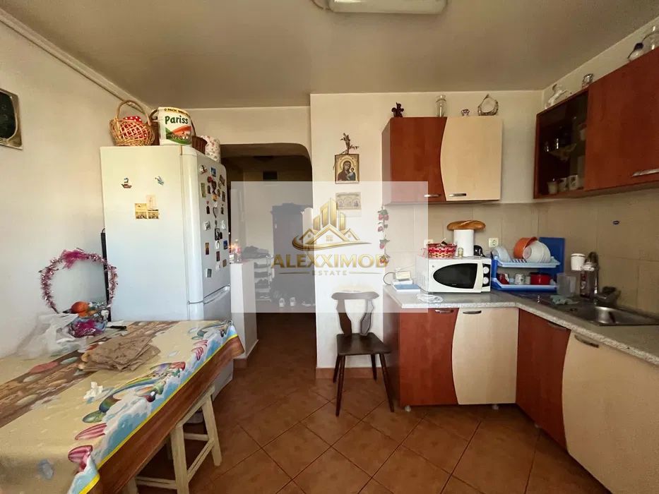 Apartament de Vanzare - 3 Camere -72 mp - Popesti Leordeni — fotografia 4