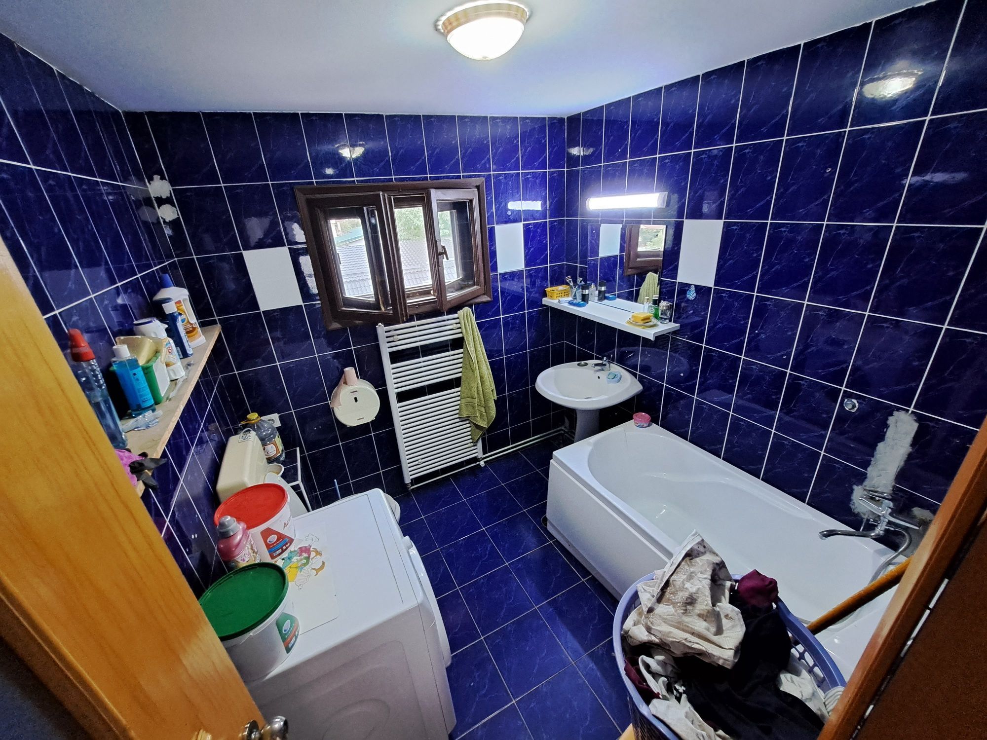 Vând casă cu demisol , parter + 2 etaje și teren în sector 4 — fotografia 5