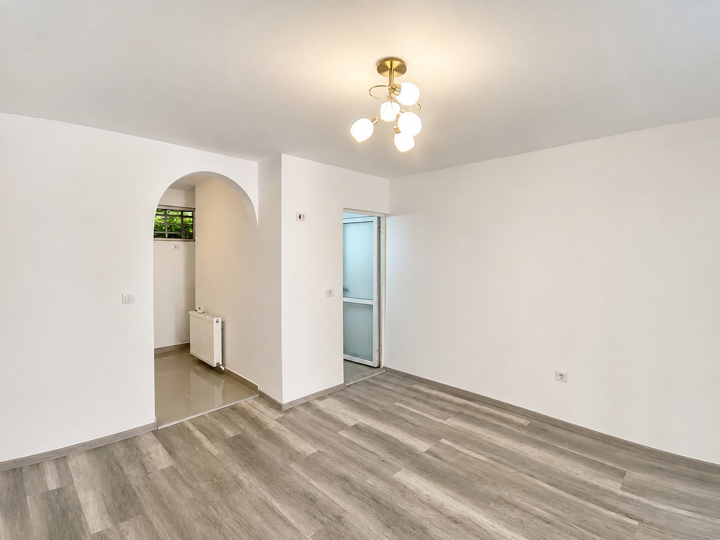 Garsonieră de vânzare, 30 mp, Zona Piața Centrală, curte privată/loc de parcare — fotografia 6