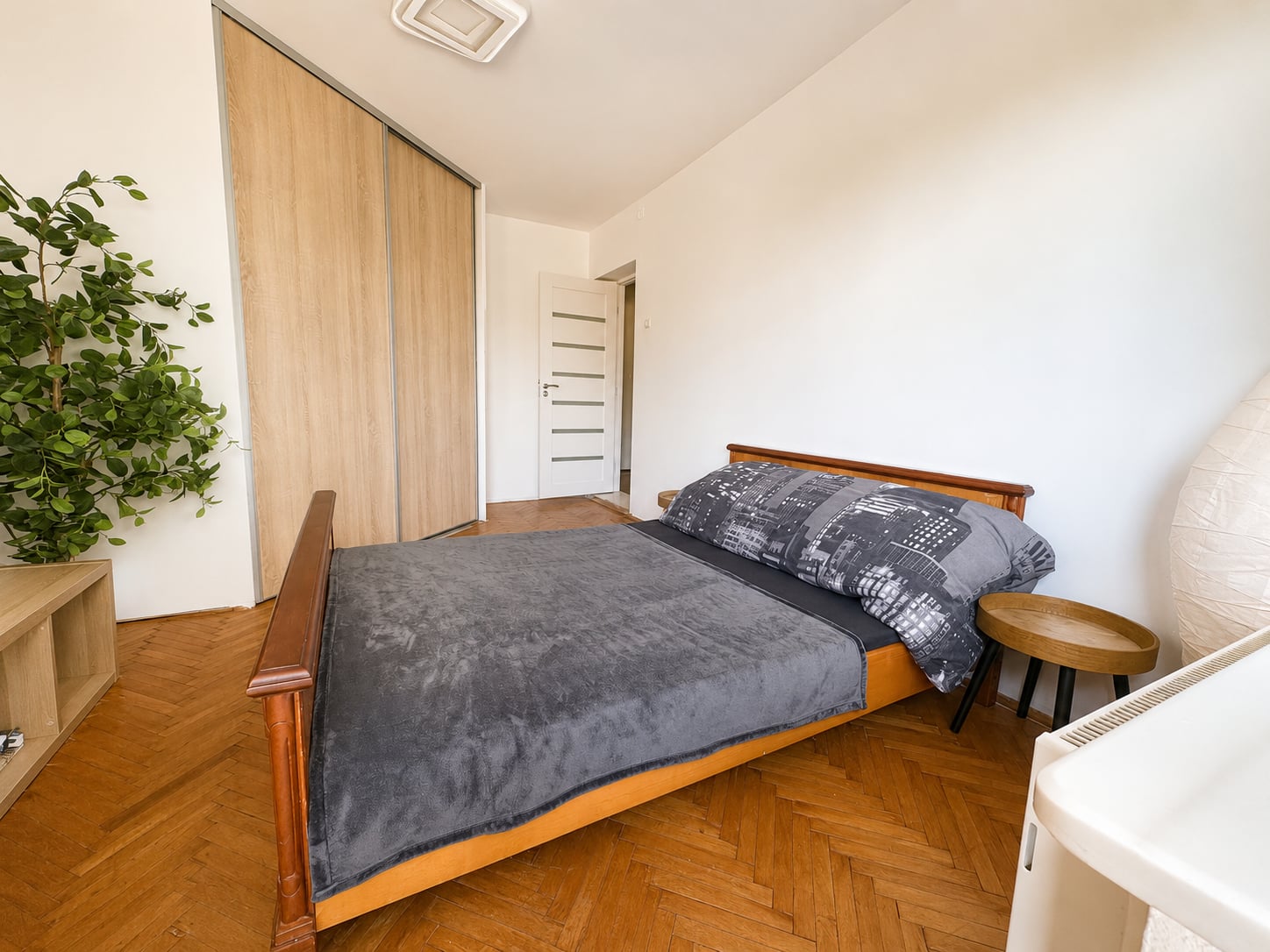 Apartament 4 camere în vilă – Zamca, str. Narciselor | Etaj 1, intrare separată — fotografia 6