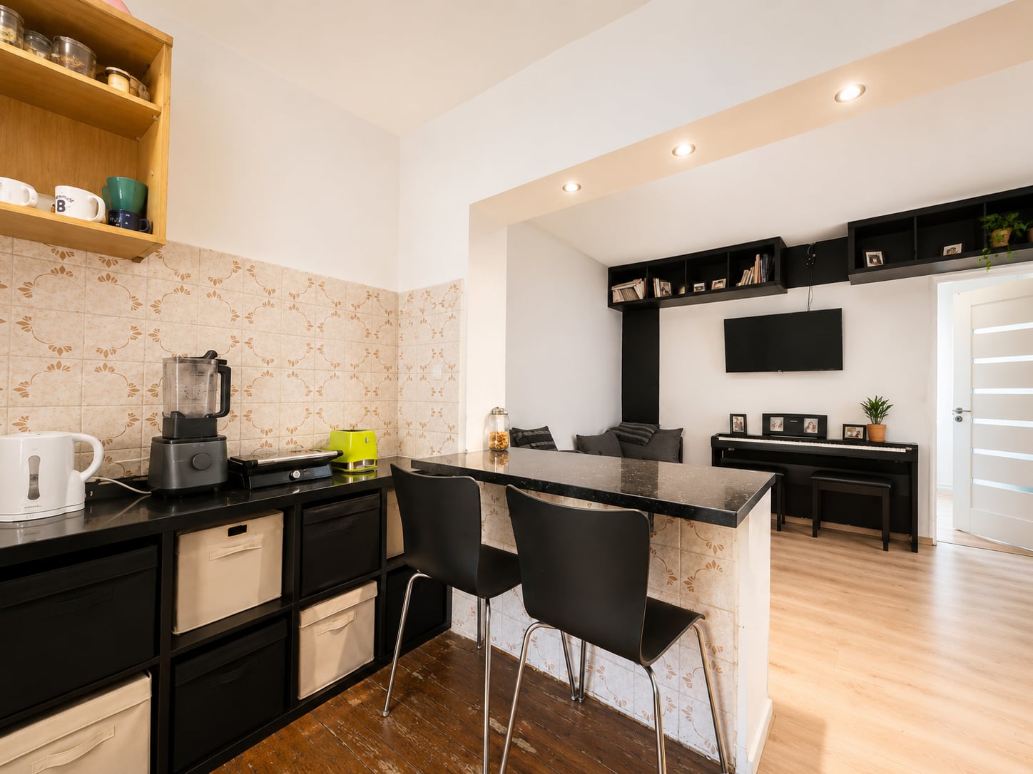 Apartament 4 camere în vilă – Zamca, str. Narciselor | Etaj 1, intrare separată — fotografia 9