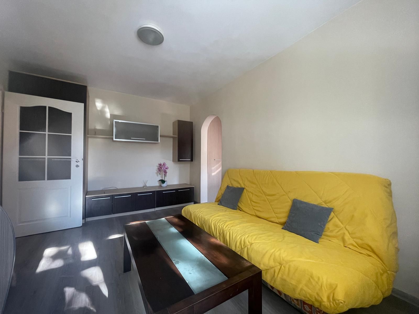Ap 3 camere, renovat, mobilat, utilat, etaj 2, Rogerius-Pret 93900 eur — fotografia 5