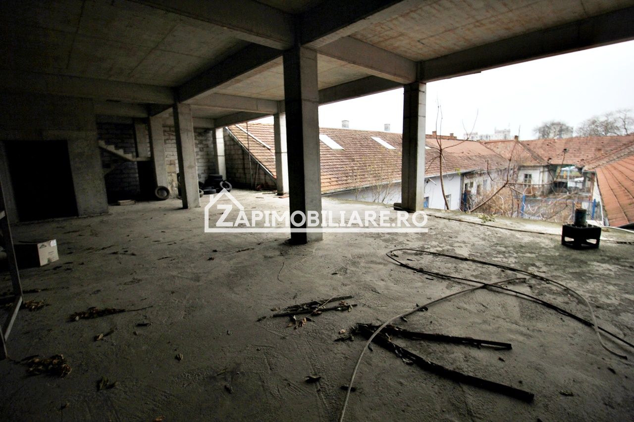 Spatiu comercial 2.800 mp.Piata Republicii,555 euro mp — fotografia 11