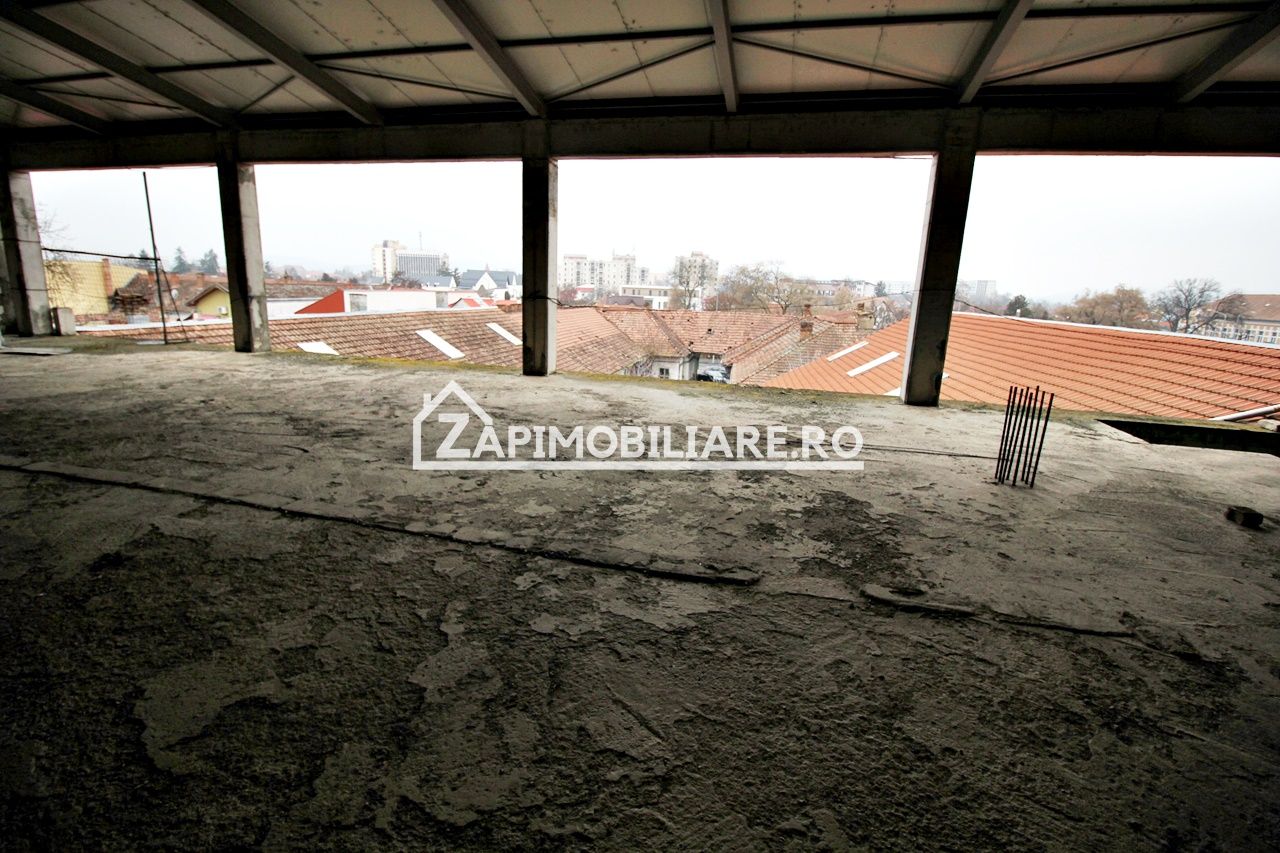 Spatiu comercial 2.800 mp.Piata Republicii,555 euro mp — fotografia 12