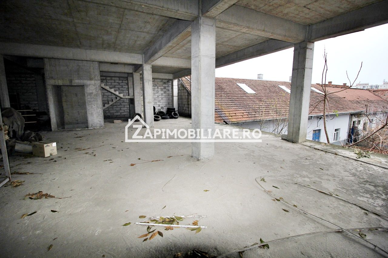 Spatiu comercial 2.800 mp.Piata Republicii,555 euro mp — fotografia 5