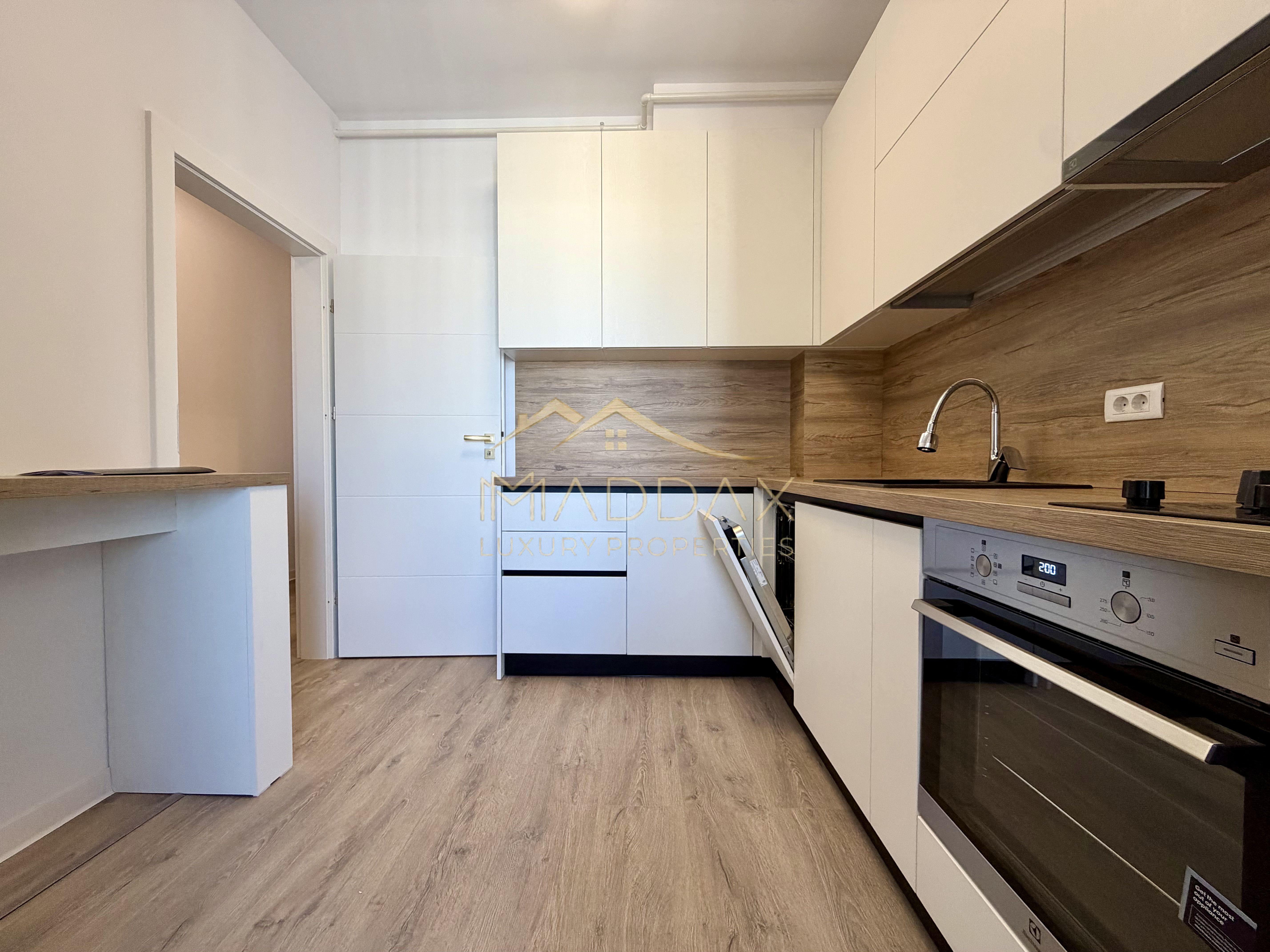 Studio NOU *mobilat & utilat complet* // Drumul Taberei — fotografia 11