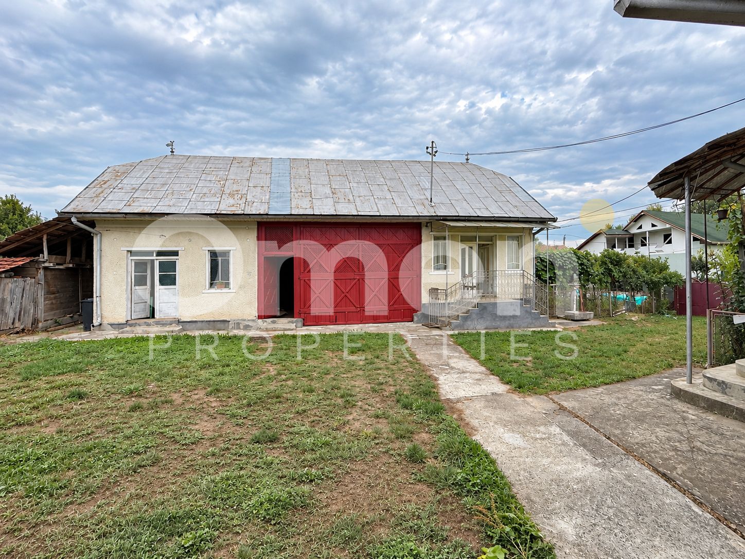Casă cu teren 4.200 mp | Anexe multiple | Ideală pentru 2 familii | Letca, Sălaj — fotografia 3