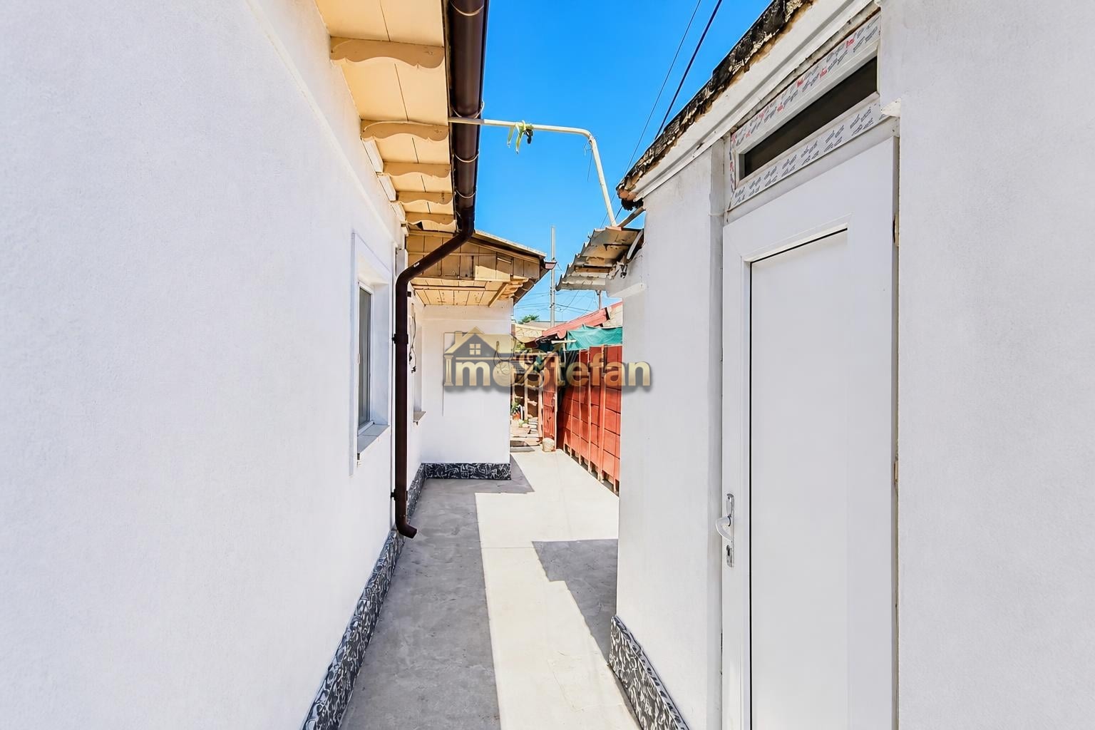 Casă de vânzare 3 camere, Zona Stadion | 55.000€ | Exclusiv Cash — fotografia 2