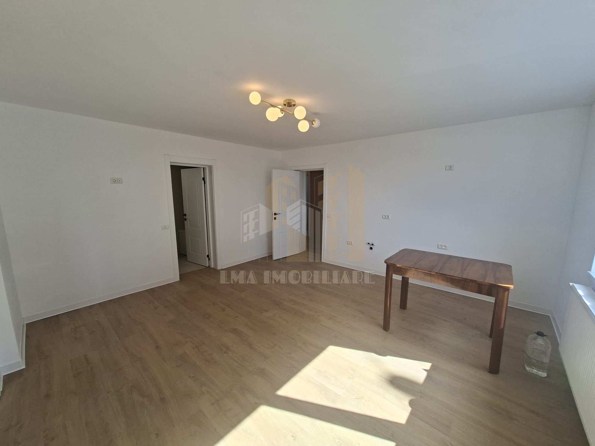 Apartament 2 camere semidecomandat Brasovul vechi — fotografia 10