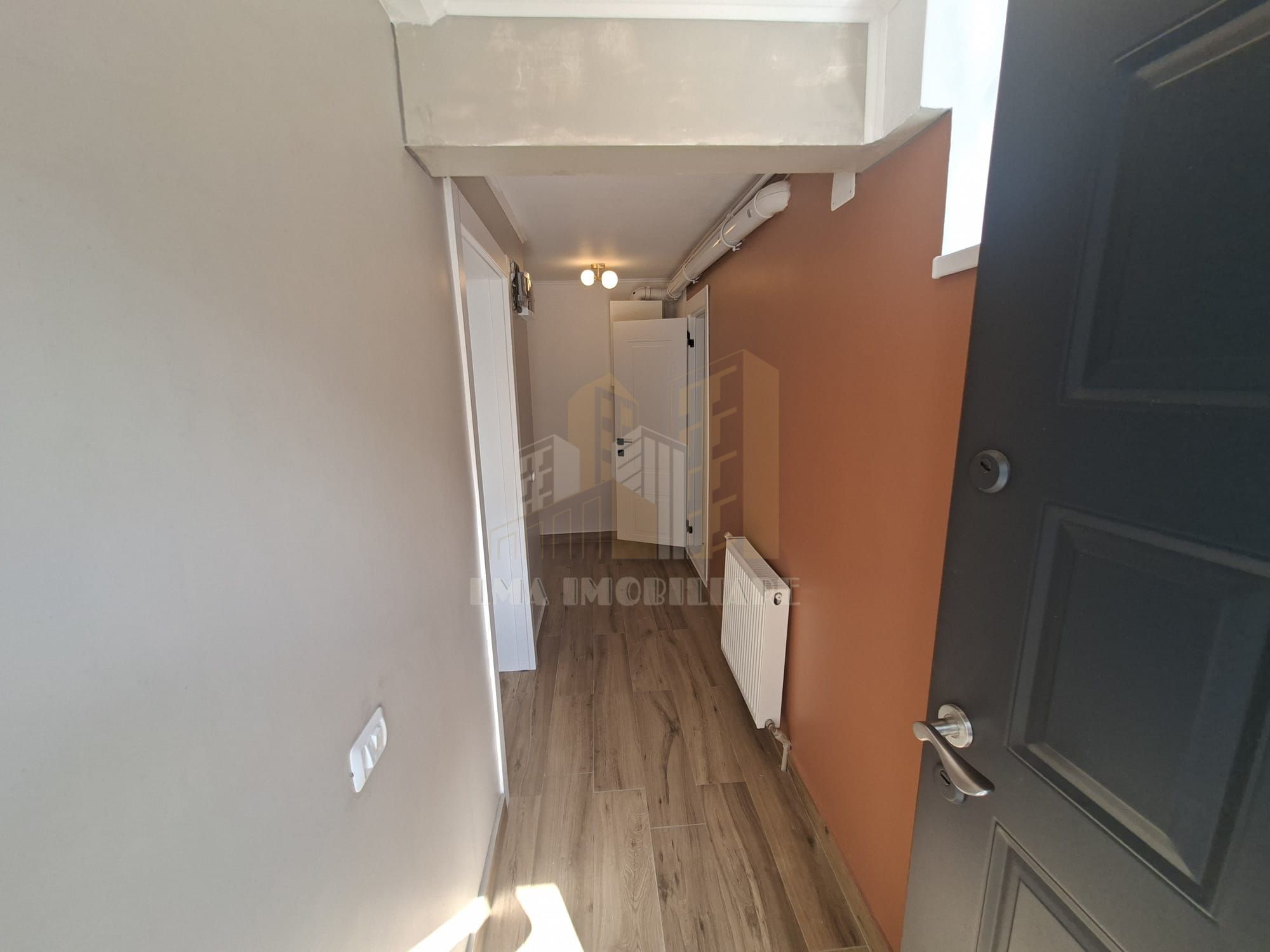 Apartament 2 camere semidecomandat Brasovul vechi — fotografia 4