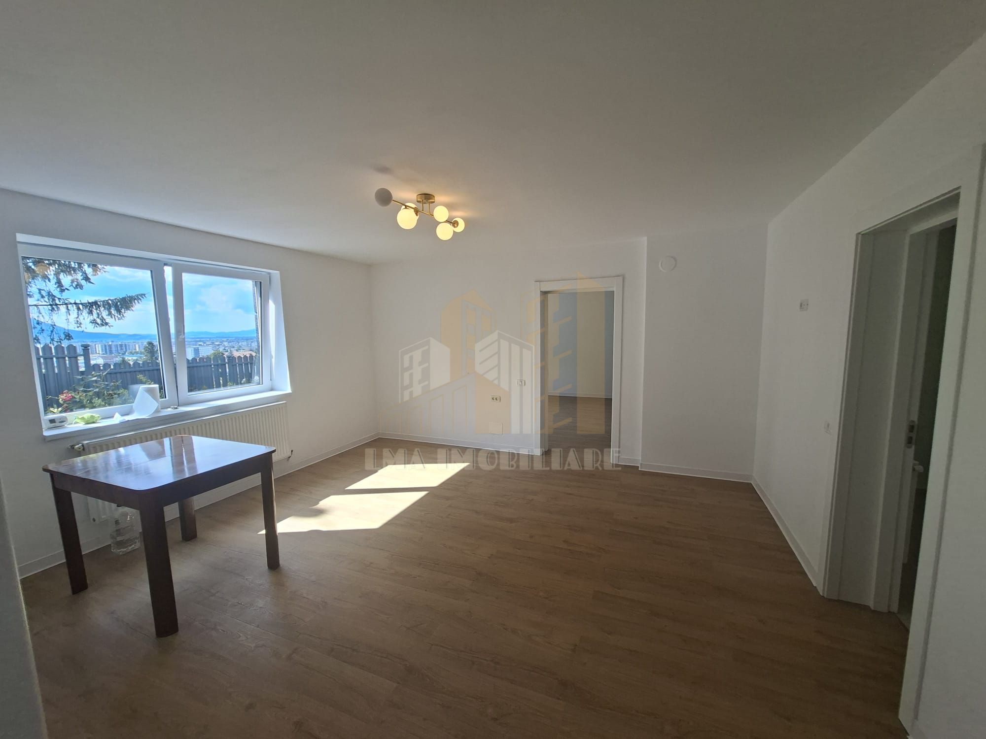 Apartament 2 camere semidecomandat Brasovul vechi — fotografia 9