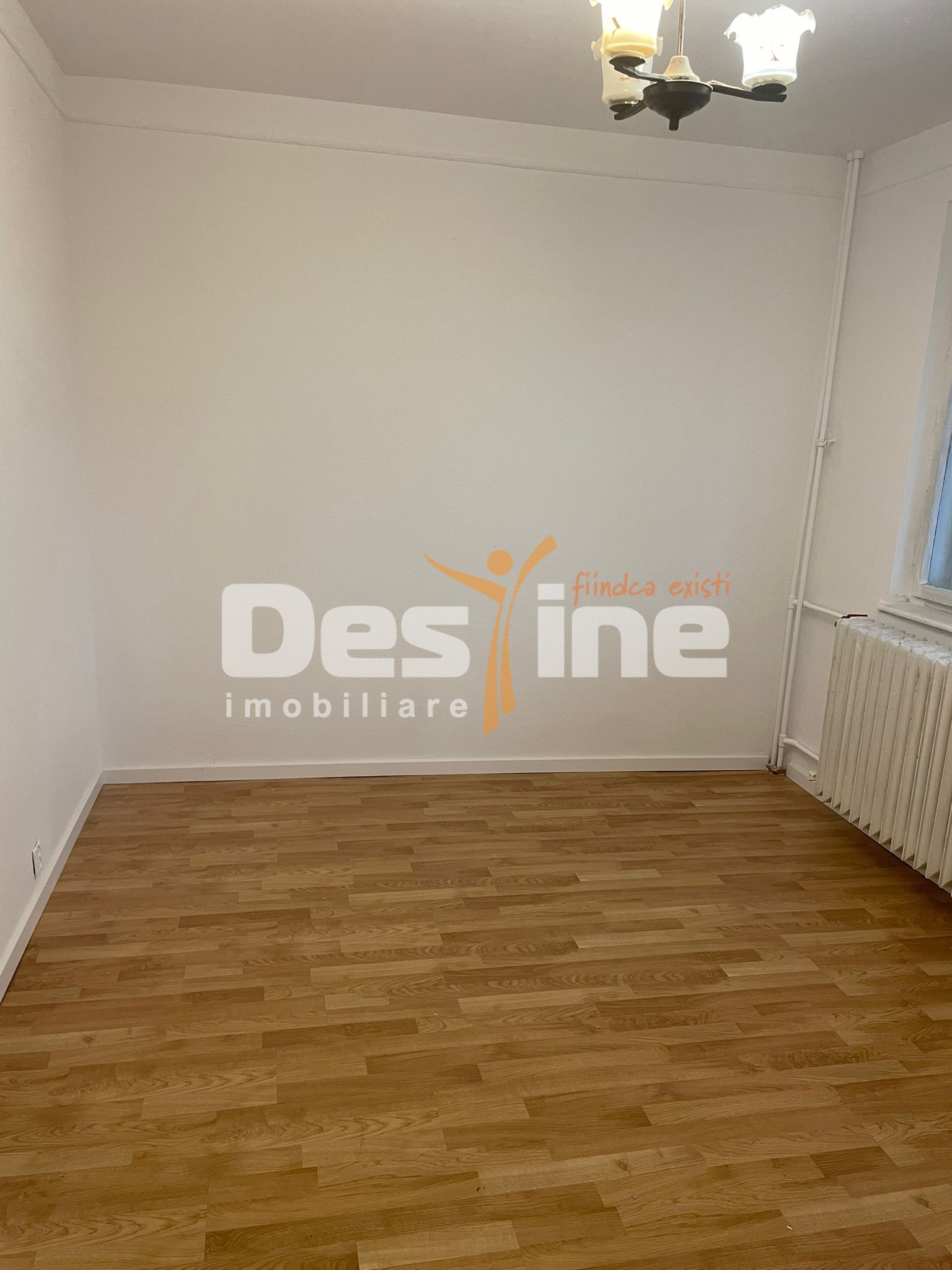 Apartament 3 camere semidecomandat , Bd. 1 Mai ,Sector 6 ,