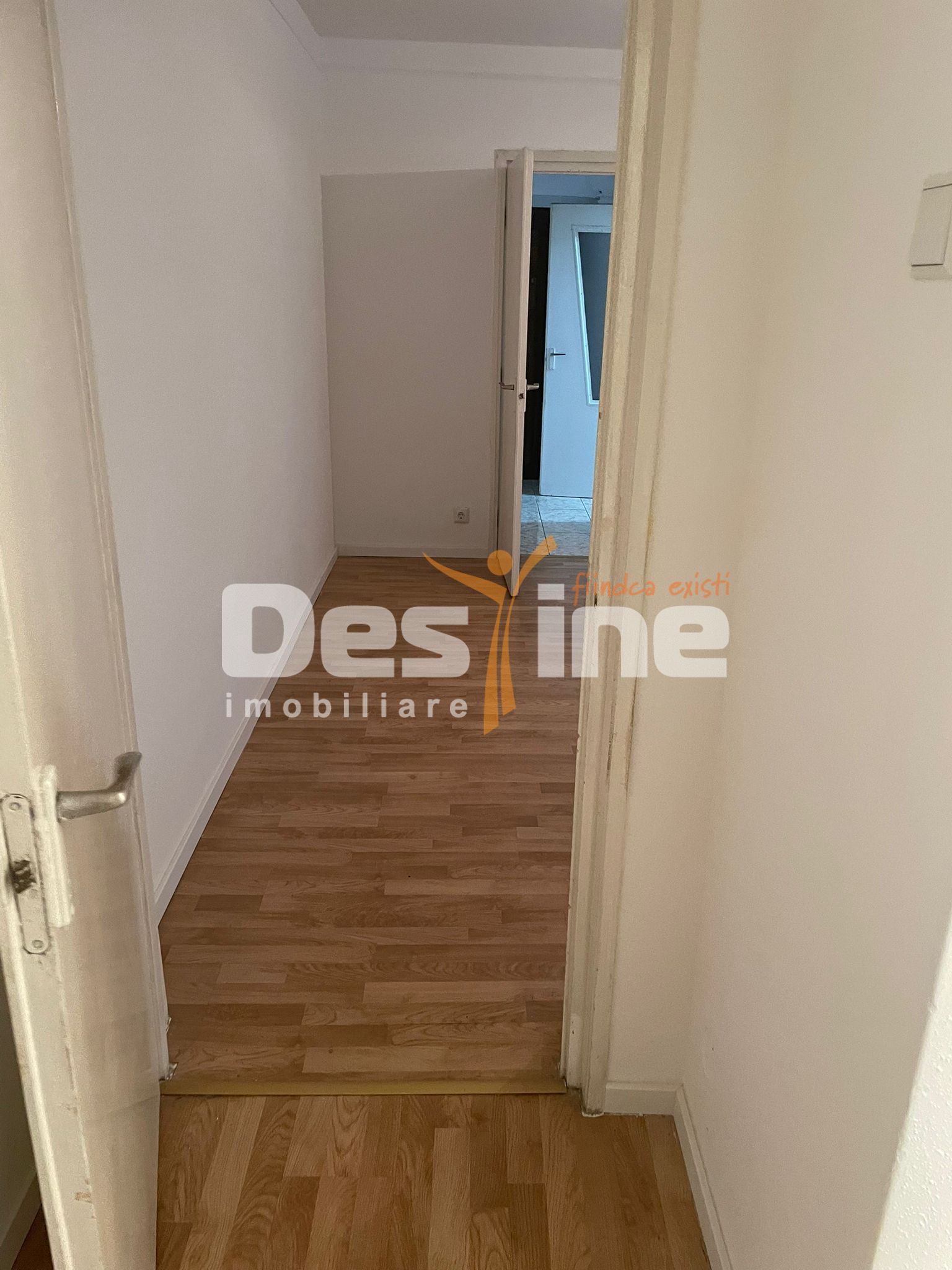 Apartament 3 camere semidecomandat , Bd. 1 Mai ,Sector 6 , — fotografia 4