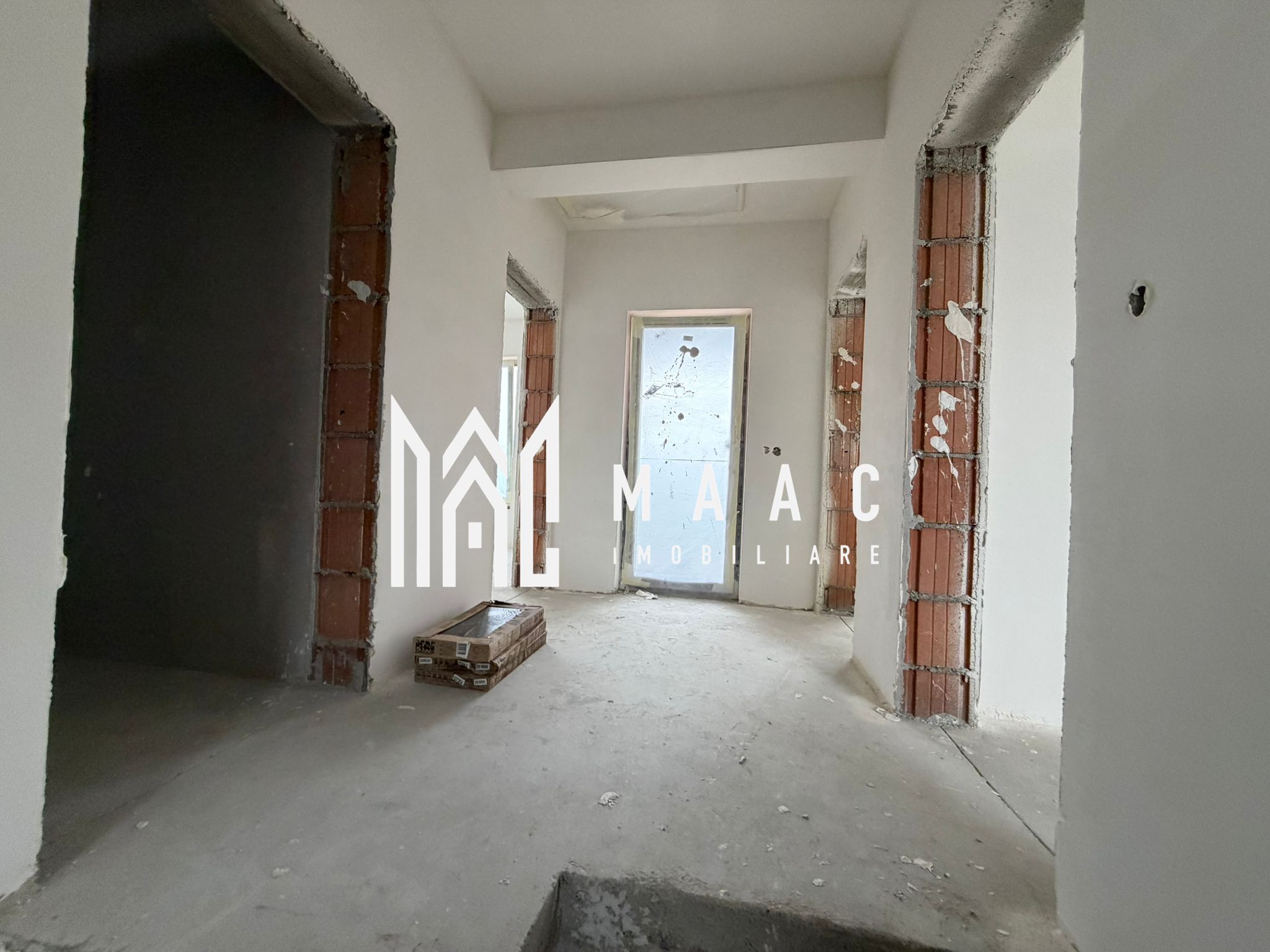 Casă Tip Duplex | 4 Camere | 2 Balcoane | Terasă | Șura Mică — fotografia 8