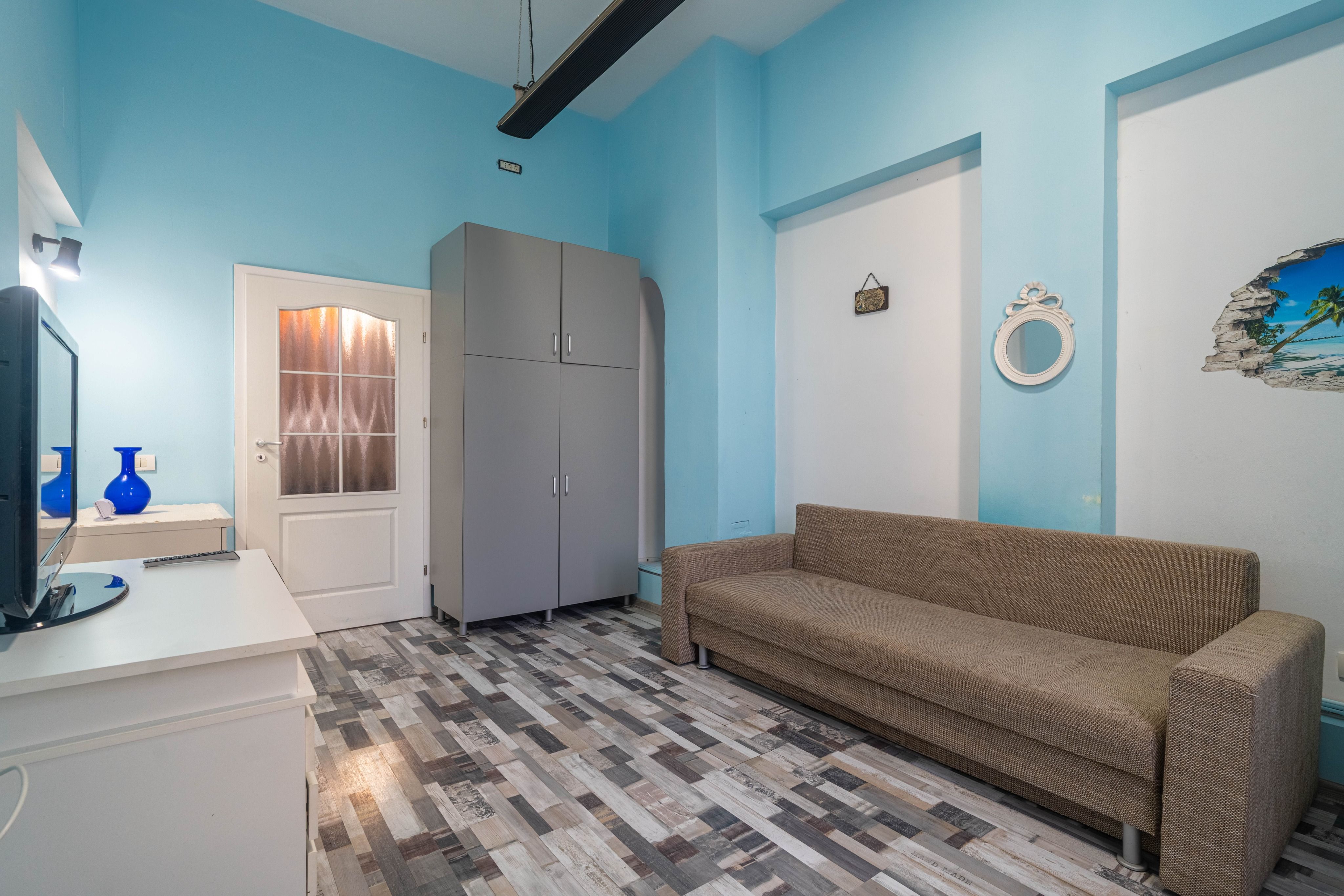 Apartament cu 1 cameră – Central, Arad | Renovat, mobilat și utilat — fotografia 3