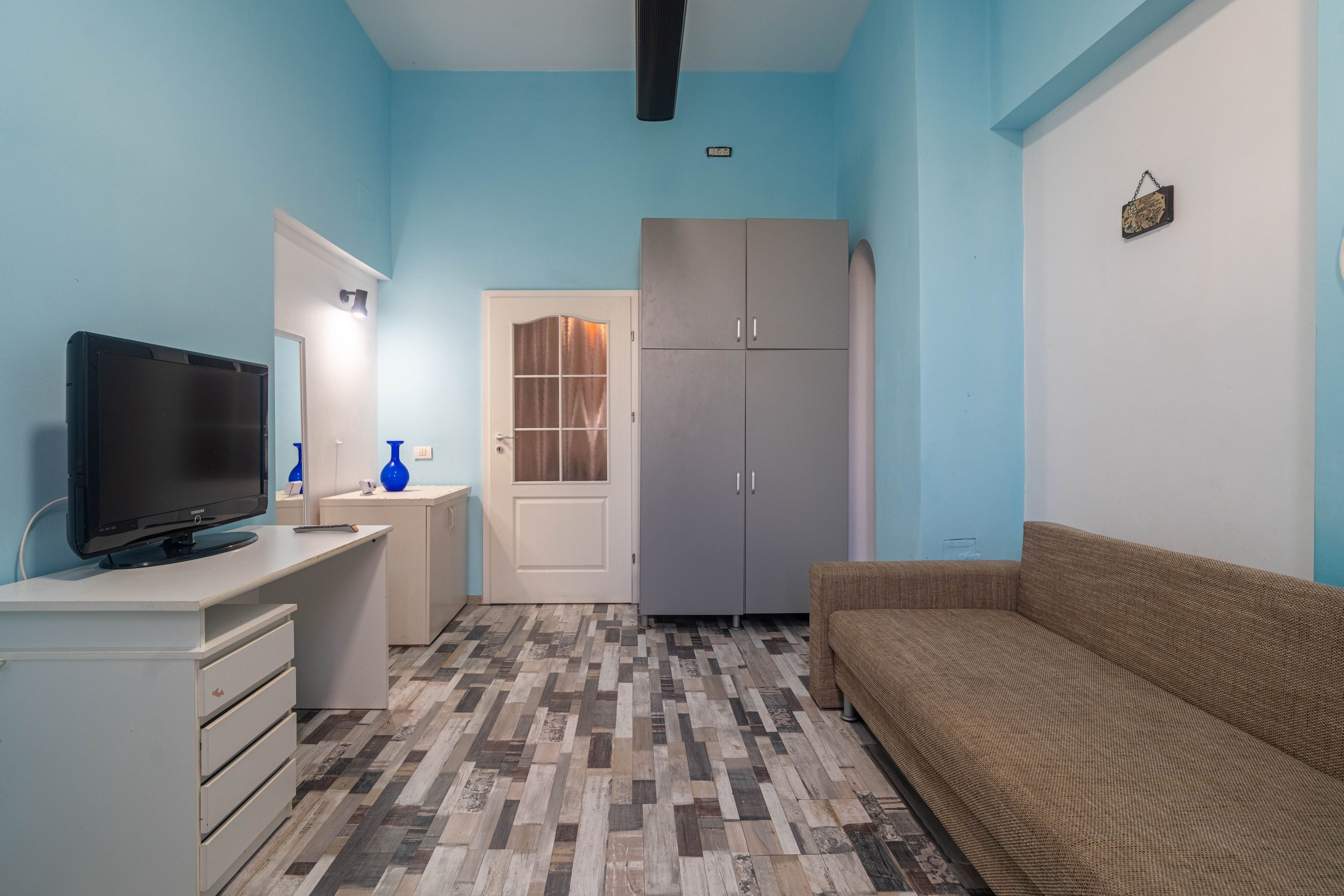 Apartament cu 1 cameră – Central, Arad | Renovat, mobilat și utilat — fotografia 6