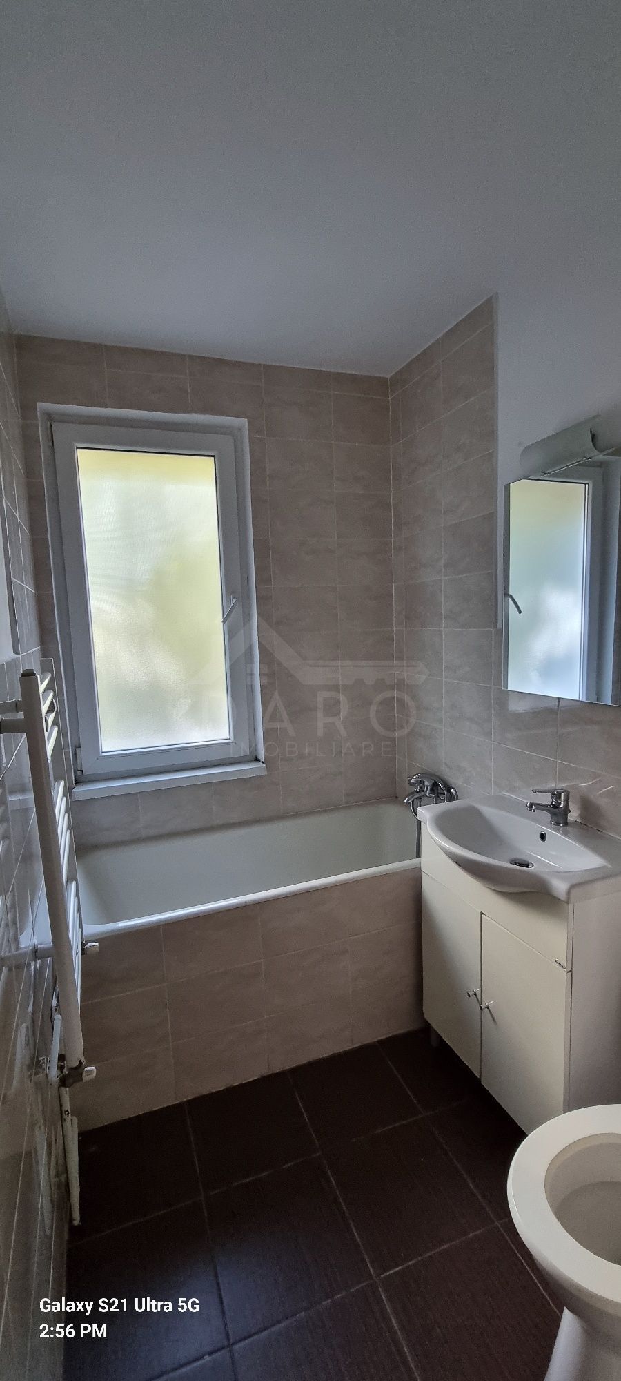 Inchiriere apartament 3 camere 7 noiembrie.For rent 2 bedrooms,1 living room,2 bathrooms apartment near UMFST — fotografia 7