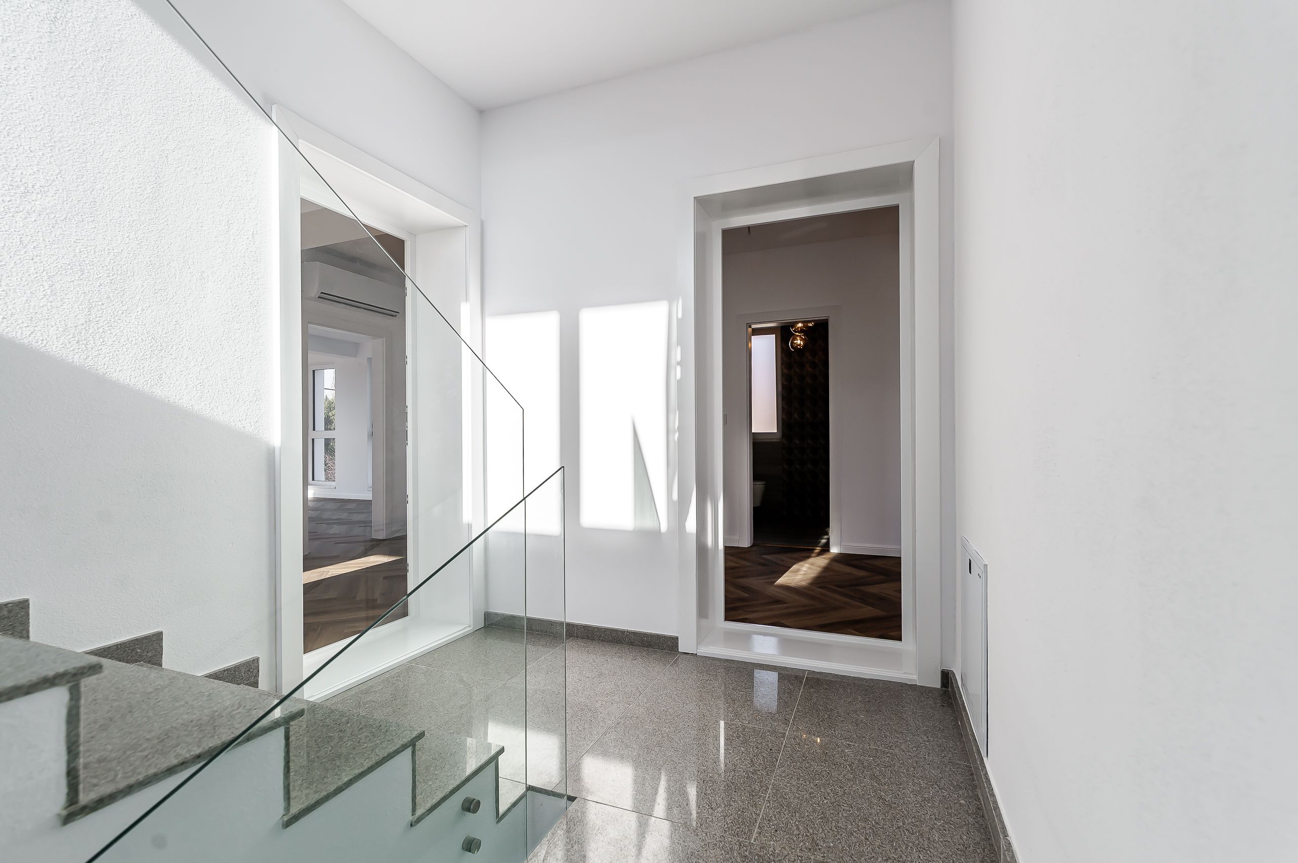 Clădire nouă P+2 cu showroom și birouri în Arad — fotografia 8