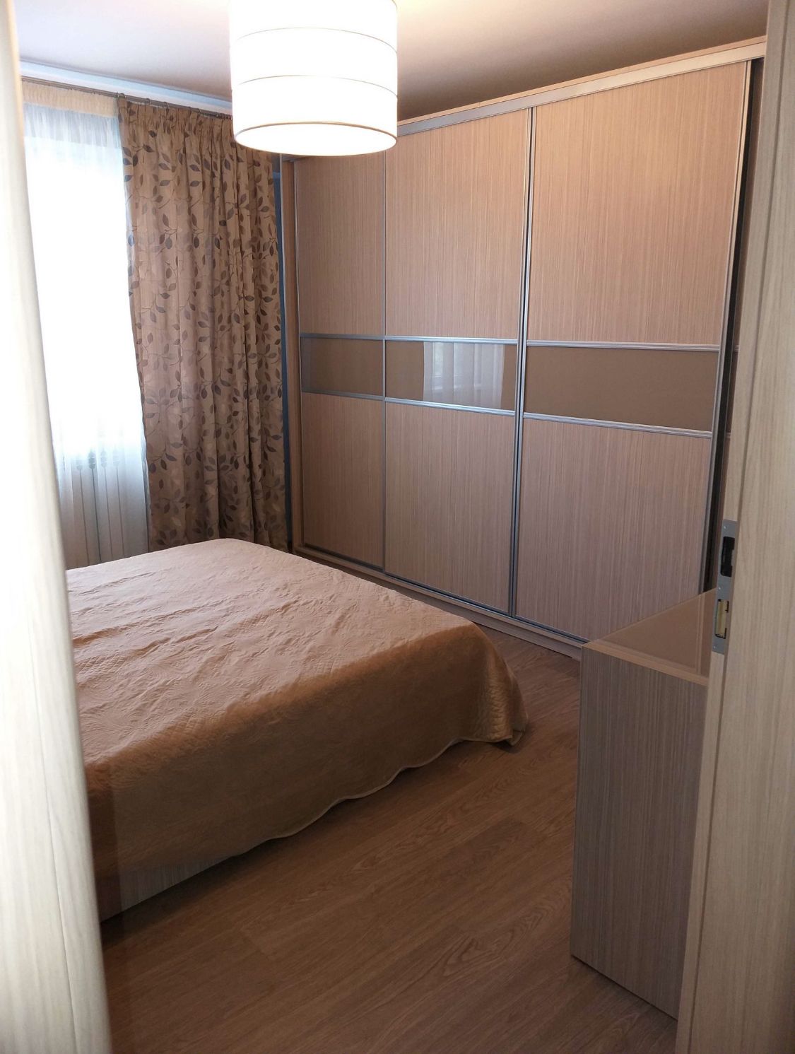 Apartament de vanzare cu 3 camere — fotografia 3