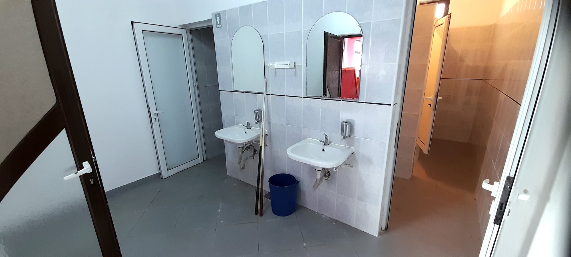 Casă şi spaţiu multifuncţional, bar, sală de evenimente în Brătuleşti — fotografia 5