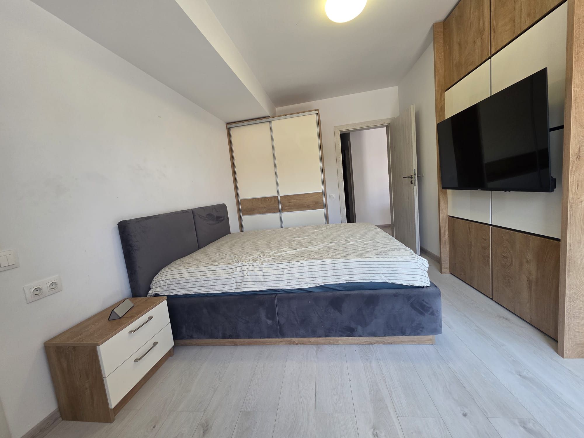 Apartament 3 camere parter si curte 45m  de inchirat Rond OMV Pipera — fotografia 10