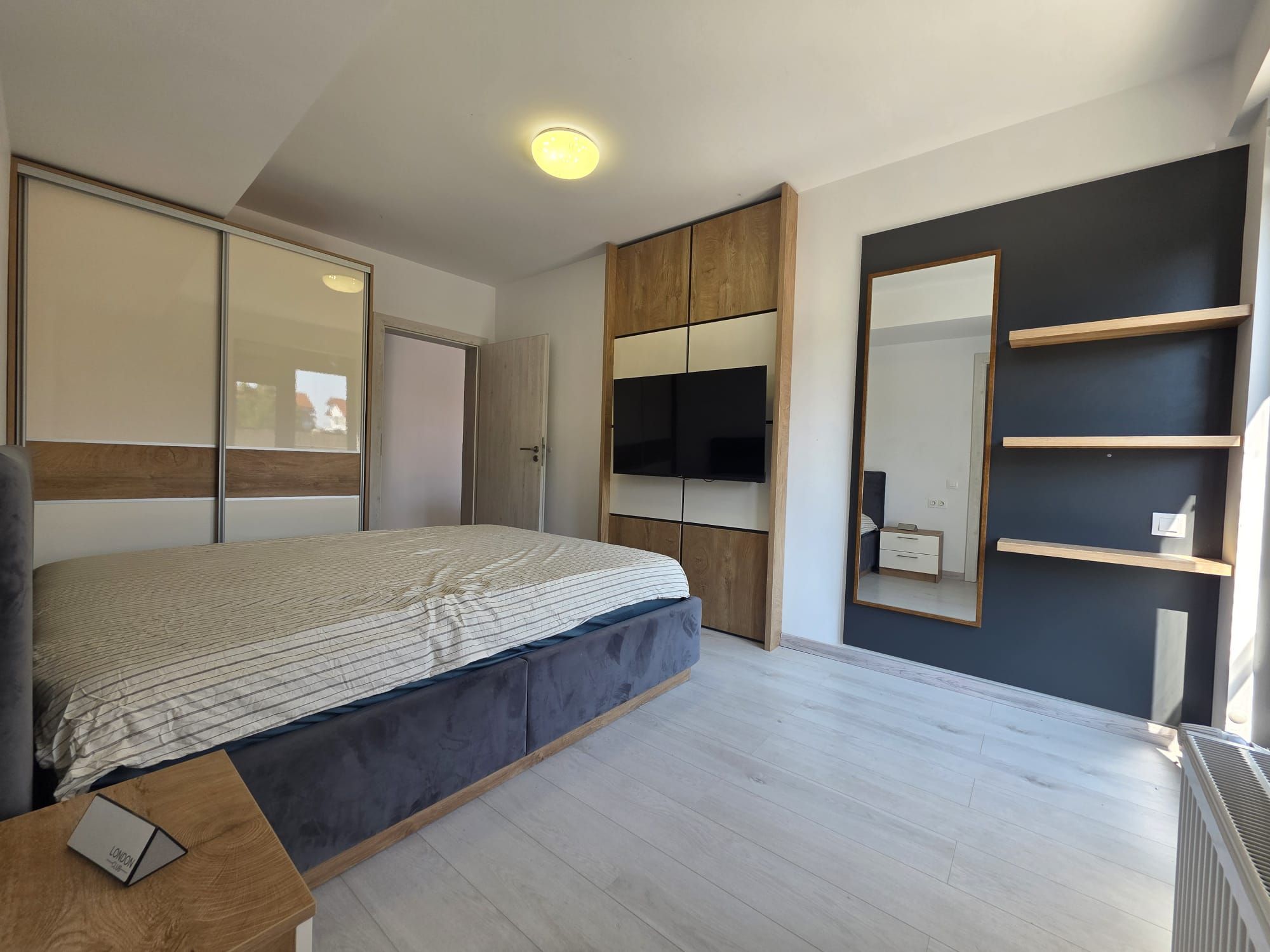 Apartament 3 camere parter si curte 45m  de inchirat Rond OMV Pipera — fotografia 3