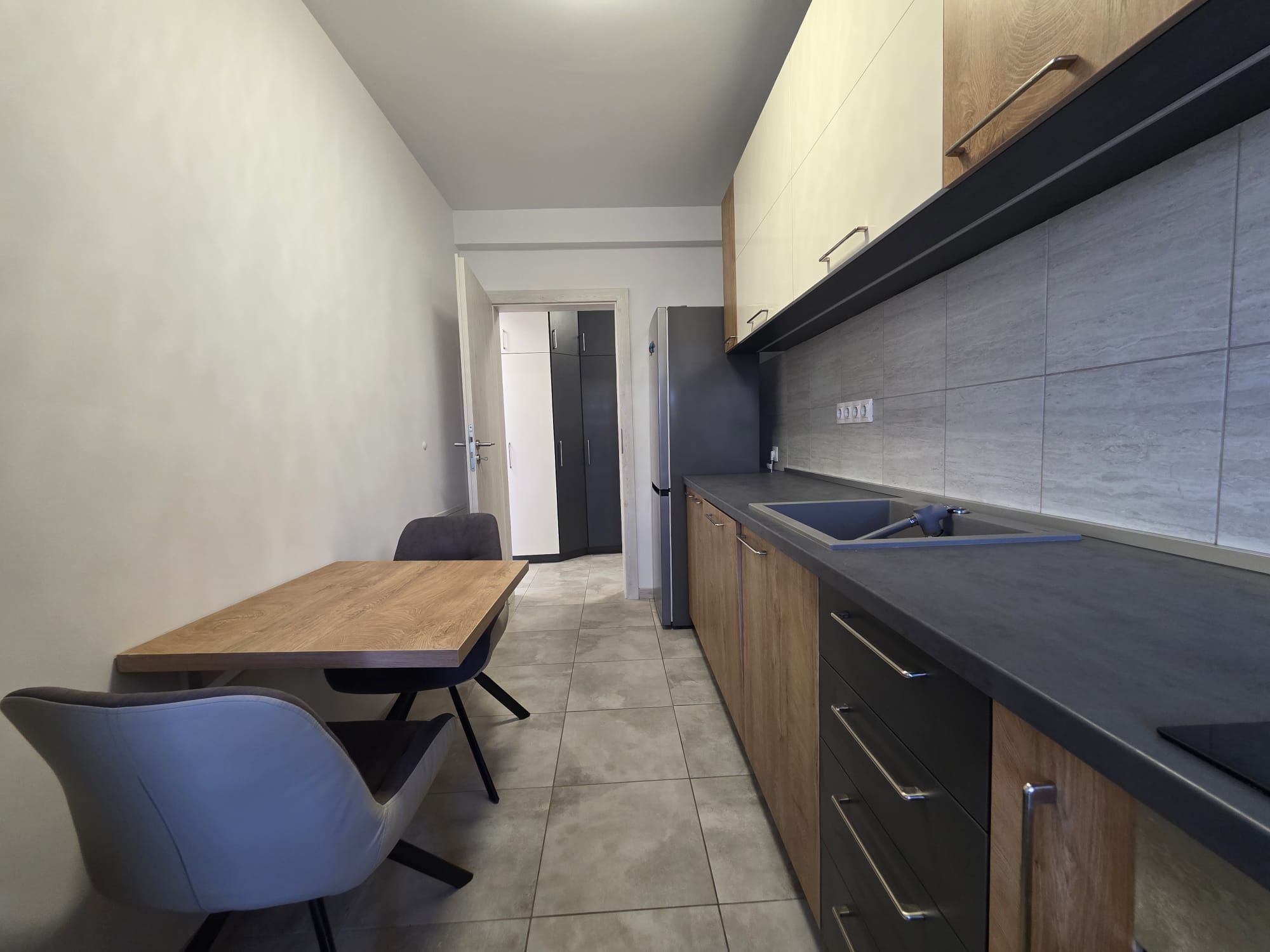 Apartament 3 camere parter si curte 45m  de inchirat Rond OMV Pipera — fotografia 4
