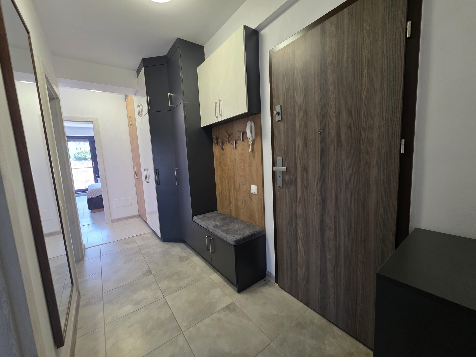 Apartament 3 camere parter si curte 45m  de inchirat Rond OMV Pipera — fotografia 6