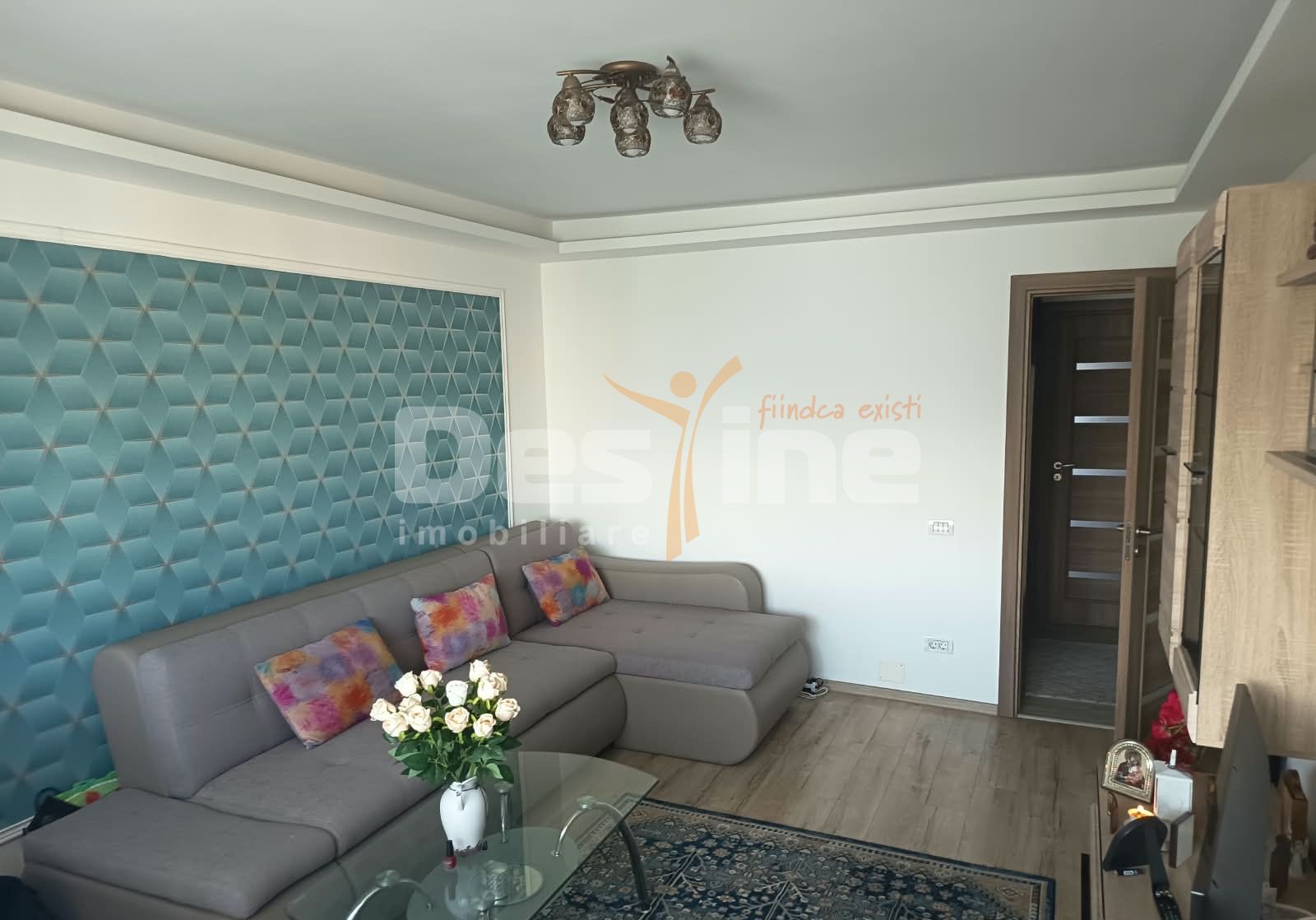 Apartament 2 camere decomandat, loc de parcare si beci, cartier Triaj
