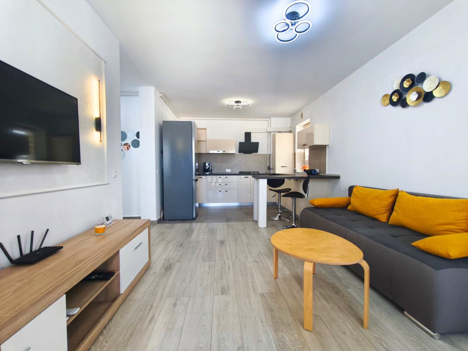 Studio Elegant în Kasper Coresi Balcon  Parcare  Boxă — fotografia 6