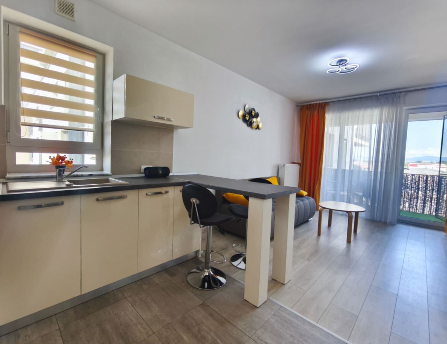 Studio Elegant în Kasper Coresi Balcon  Parcare  Boxă — fotografia 9