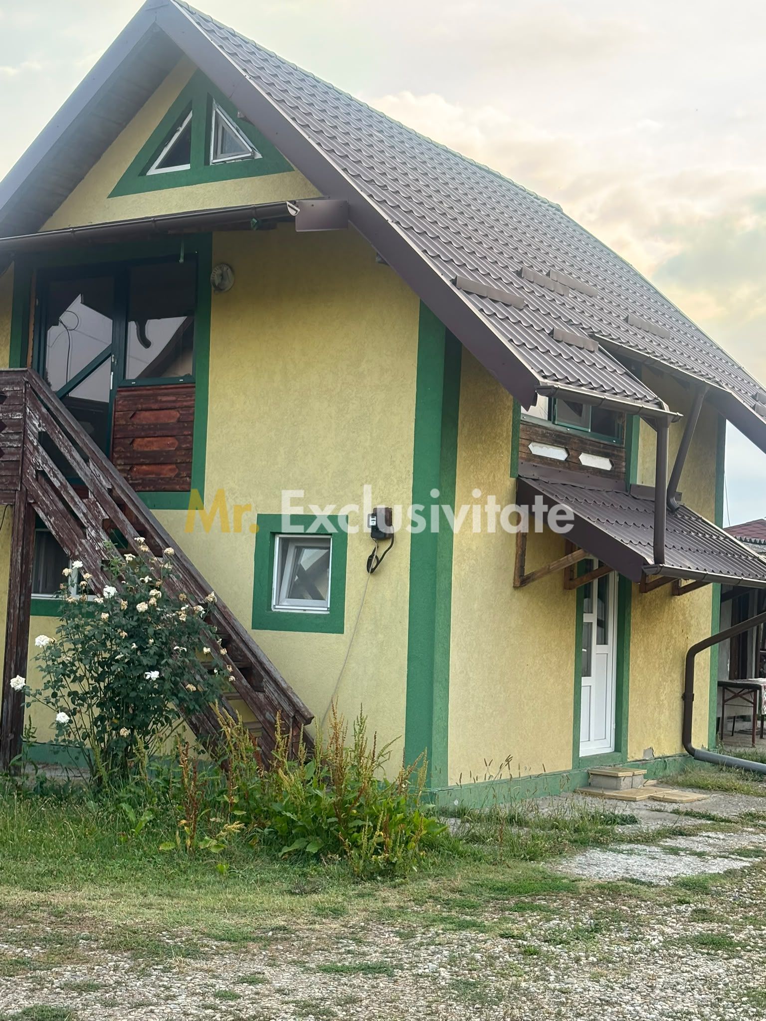 Casa cocheta pe structura de lemn în Mărăcineni Argeșelu — fotografia 2