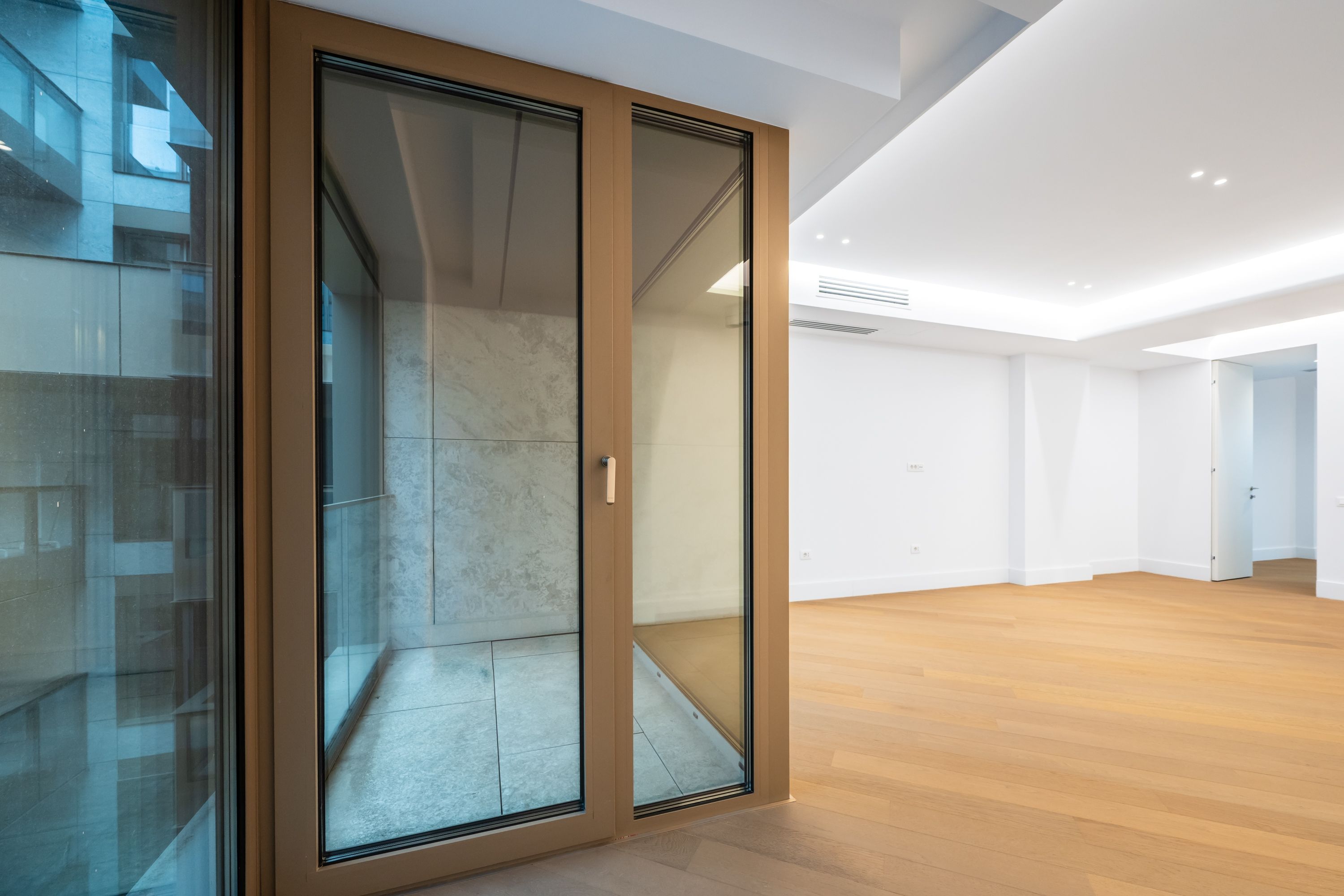 CORTINA 126 | Vedere dubla | 2,900 Eur/mpc [+21% TVA] ULTRALUX — fotografia 5