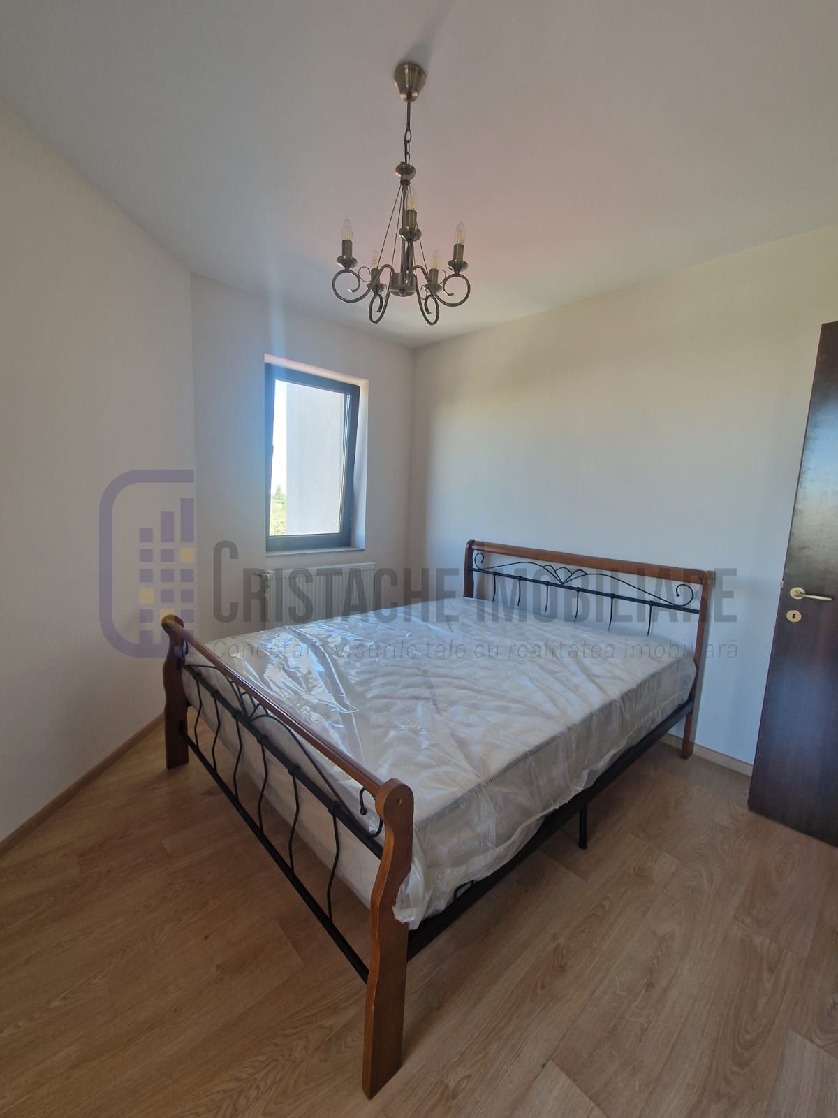 Apartament 2 camere_70 mp._electrocasnice noi si mobilier modern — fotografia 4
