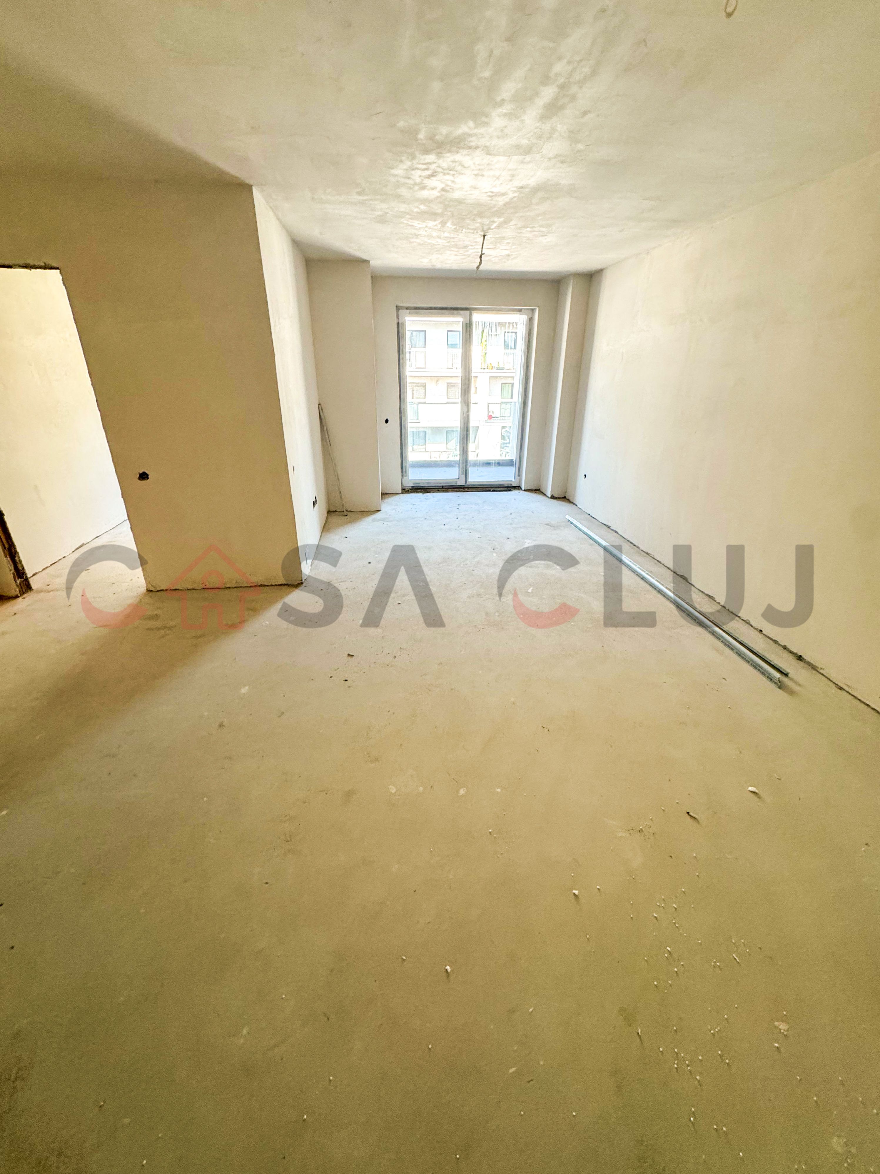 Etaj Intermediar, 2 balcoane, bloc 2025 - Sopor — fotografia 3