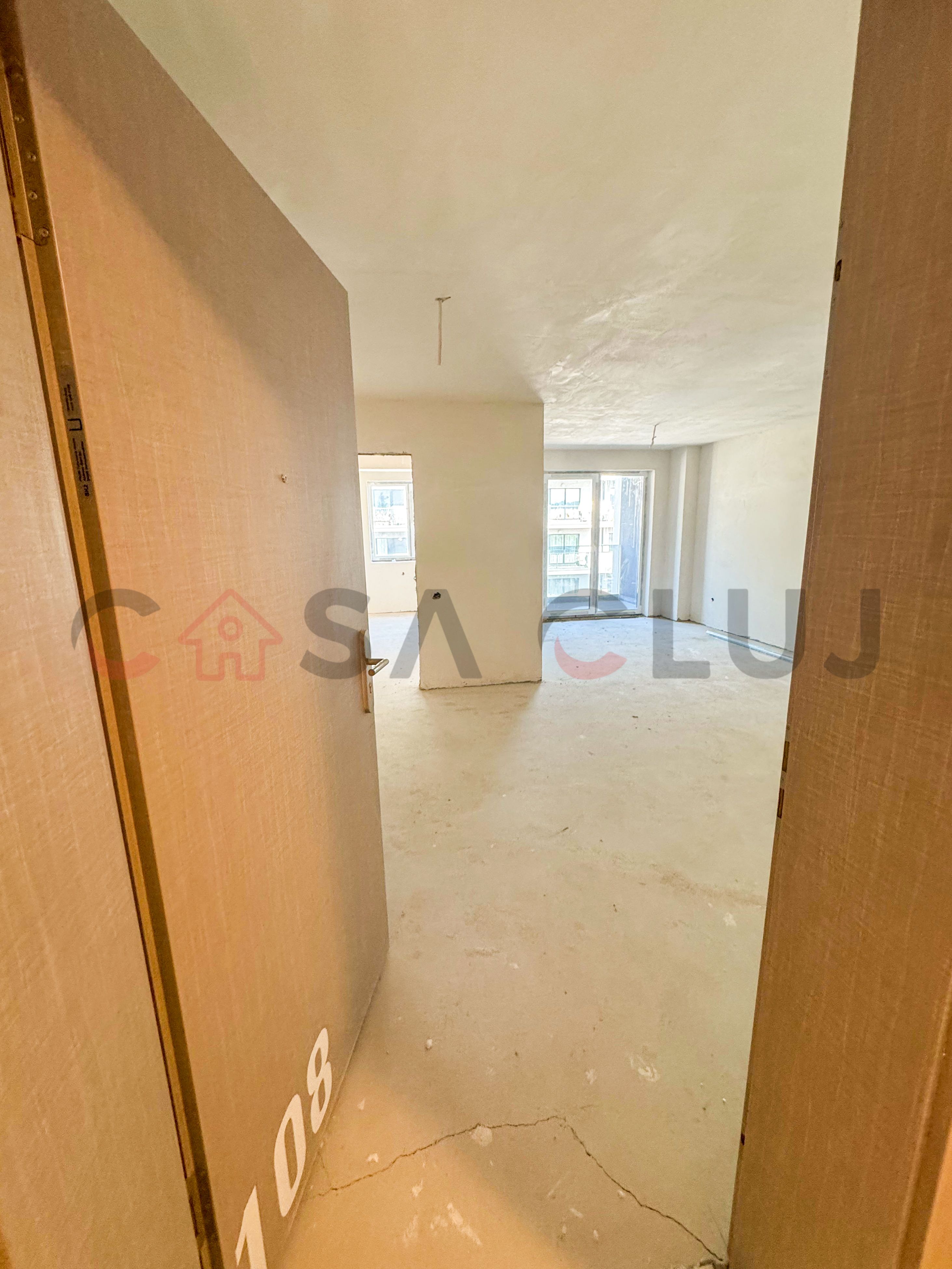 Etaj Intermediar, 2 balcoane, bloc 2025 - Sopor — fotografia 5